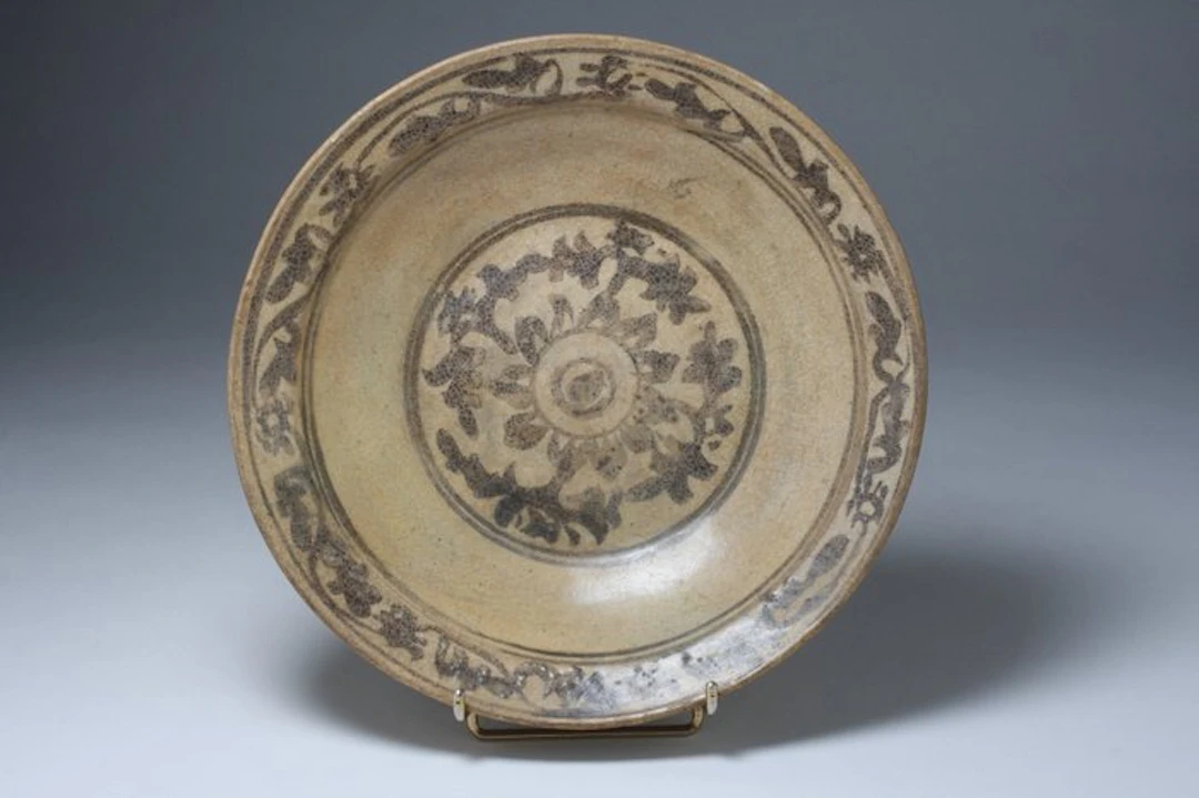 Plate - Ceramic - Sawankhalok