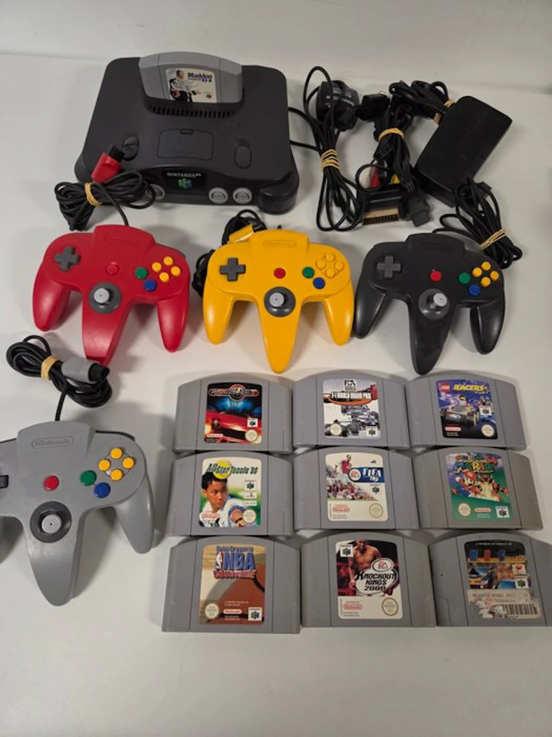 Nintendo - Nintendo 64 - N64 & 4 Controllers & 10 Game...