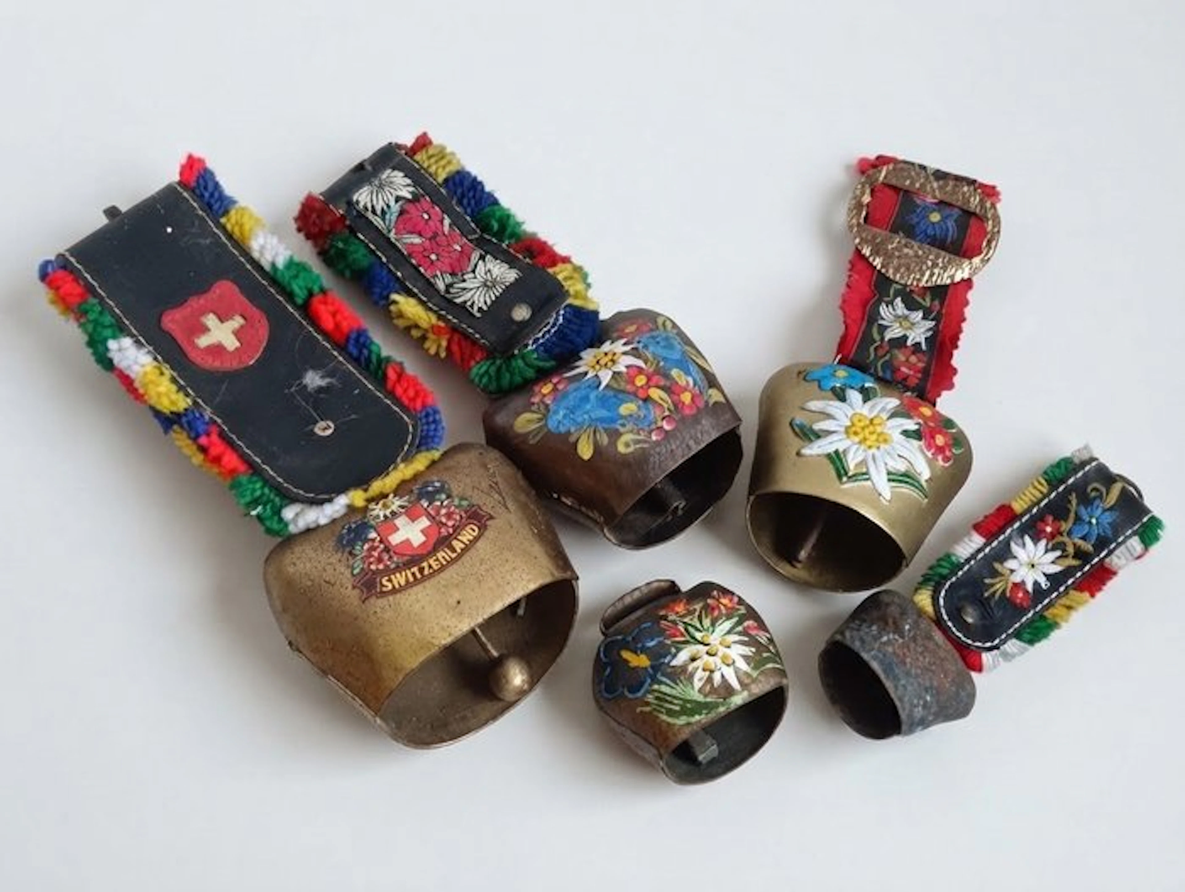 Themed collection - Set of Authentic Traditional Swiss...