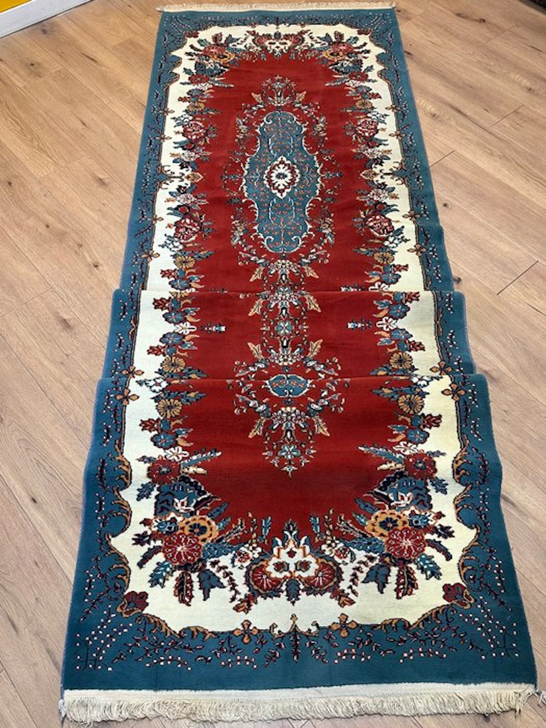 Beautiful hand-knotted runner – elegant medallion design...