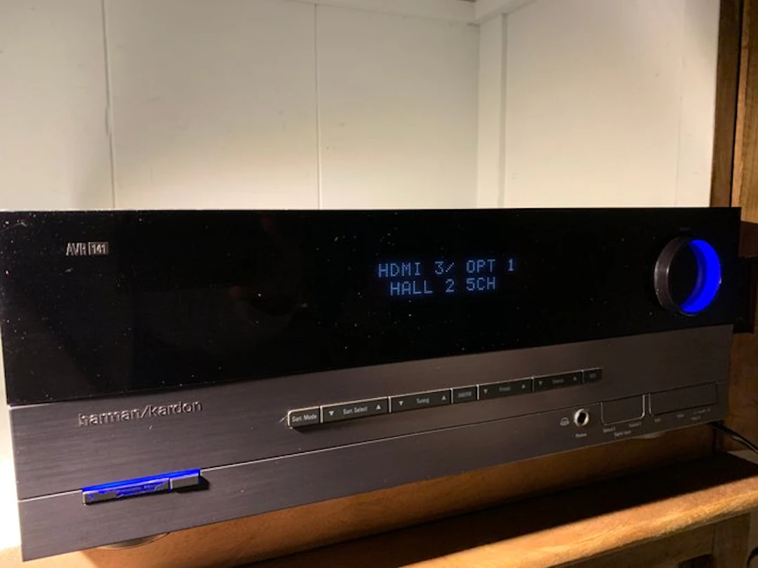 Harman Kardon - AVR 141 / 5.1-Channel AV Solid state multi-channel receiver