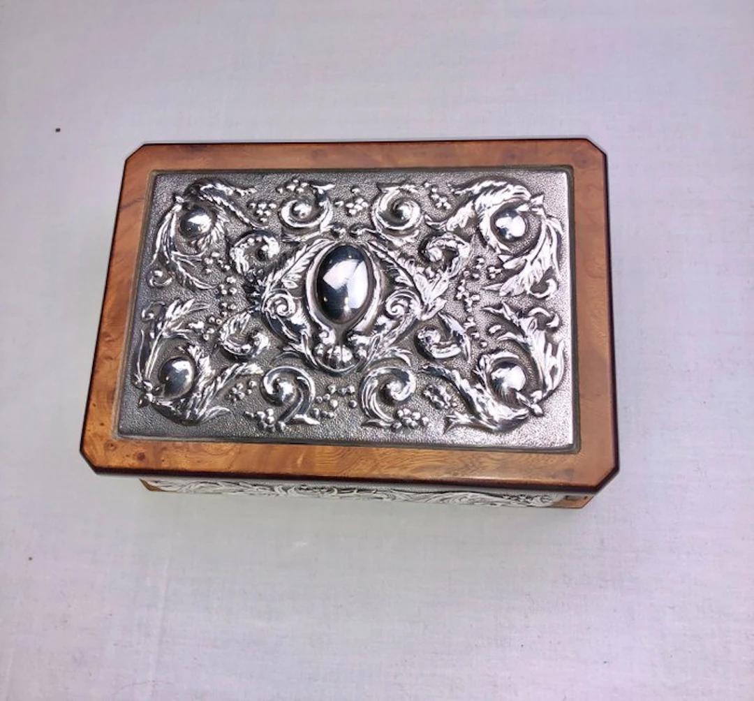 Jewellery box - .925 silver - Carved silver jewelry box