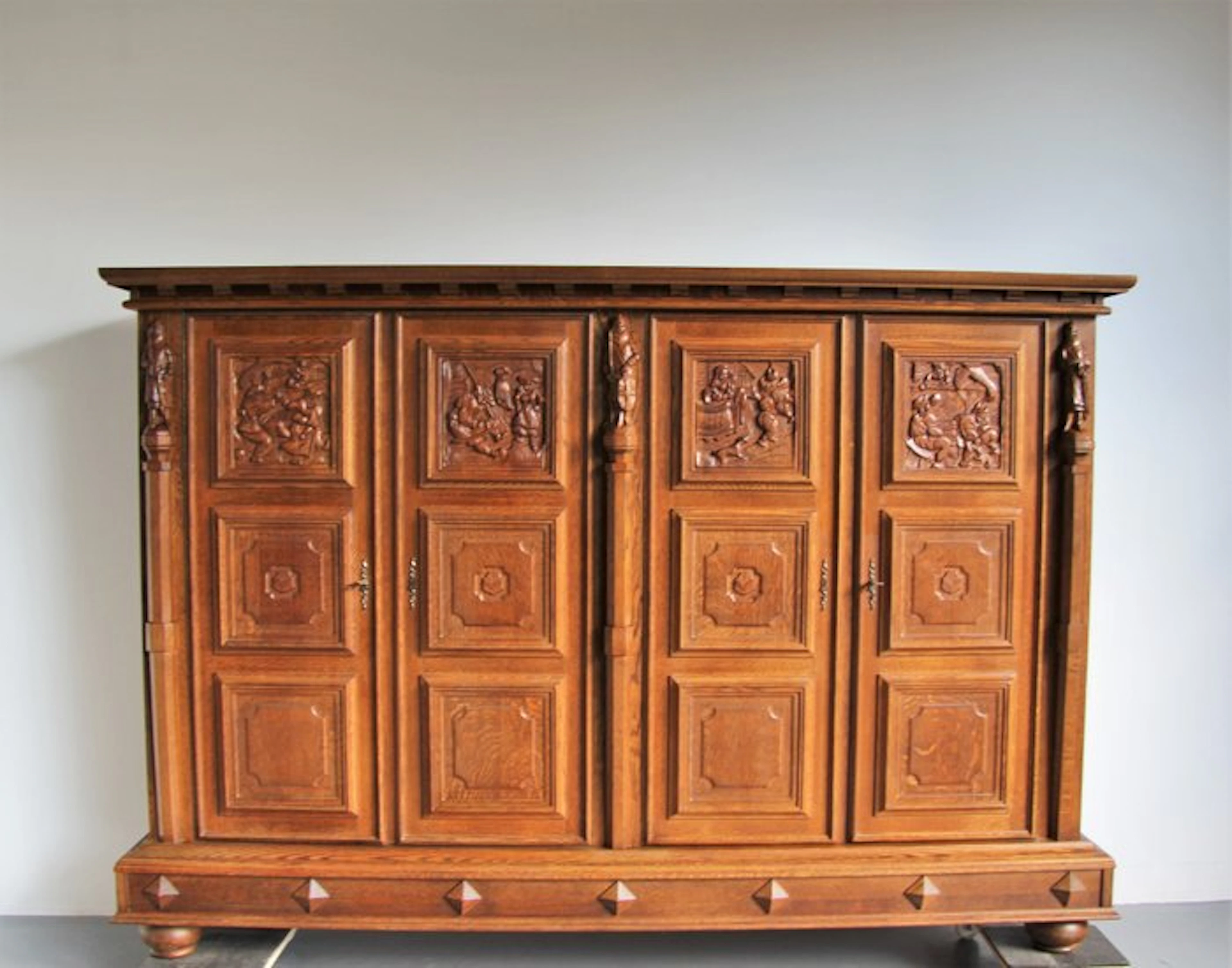 Bookcase - Oak, particleboard - Delivery to the EU is possible.
