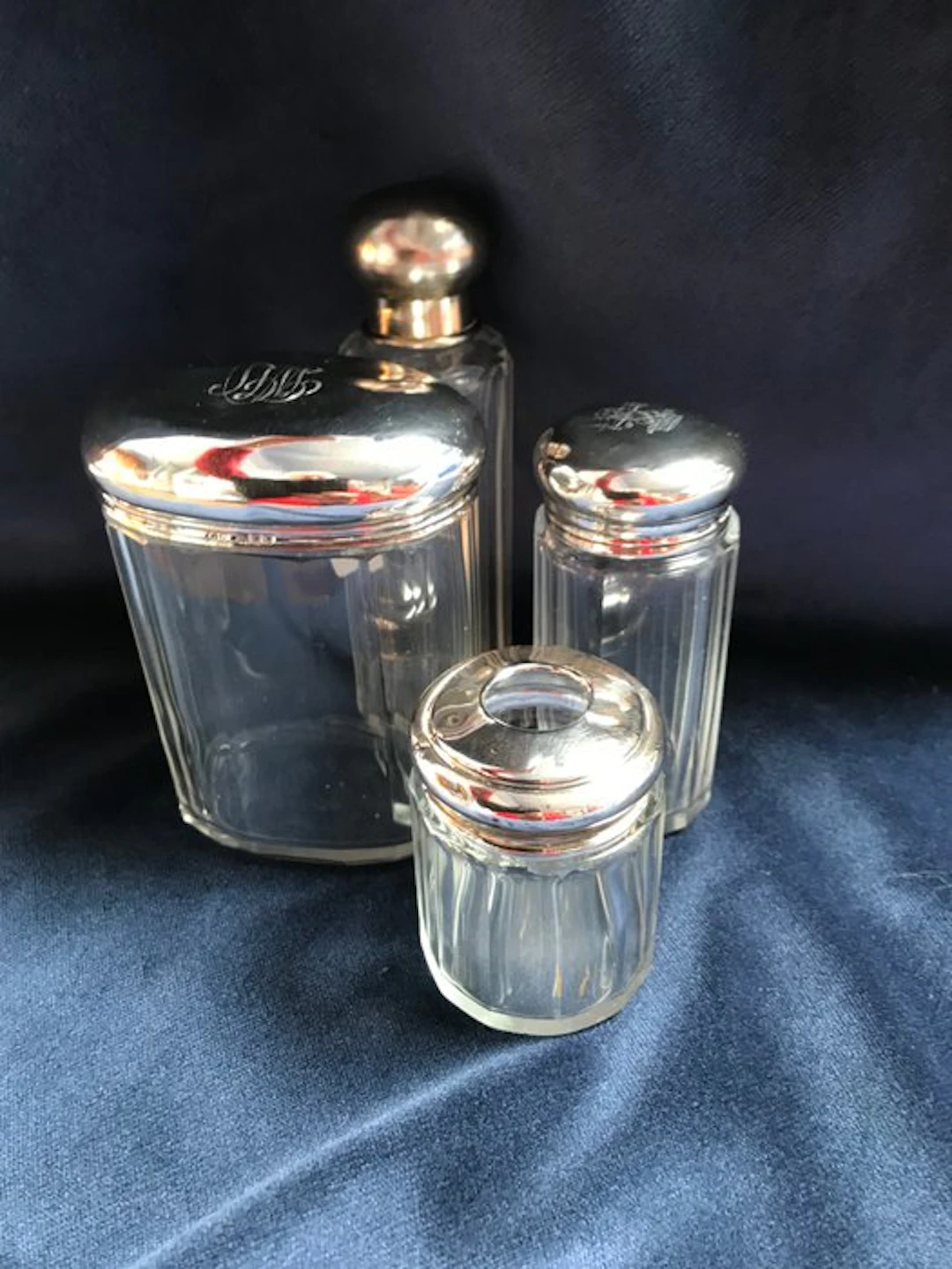 Perfume bottle (4) - .925 silver - Toilet table set Kristal