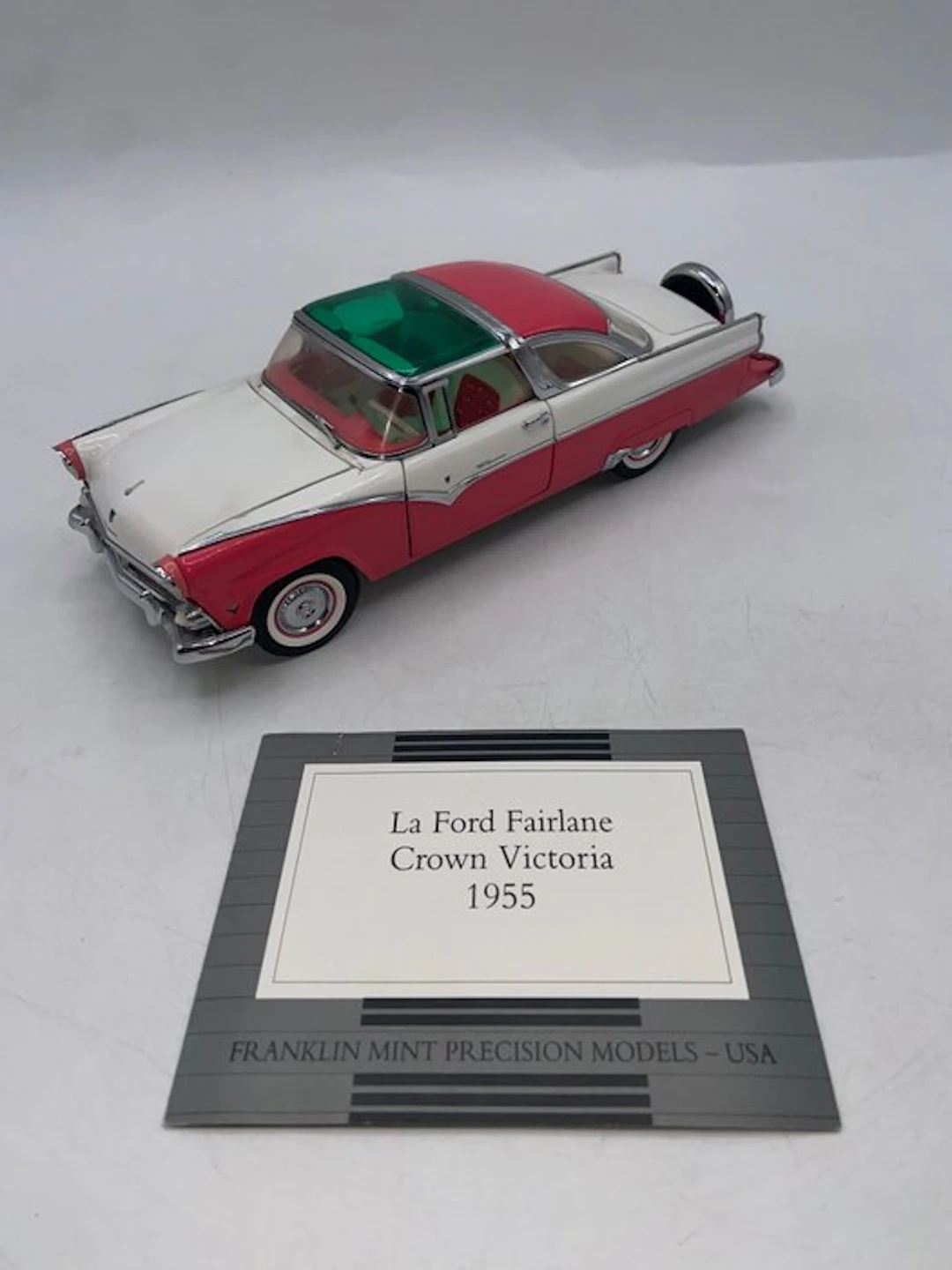 Franklin Mint 1:24 - Model car - 1955 Ford Fairlane Crown Victoria