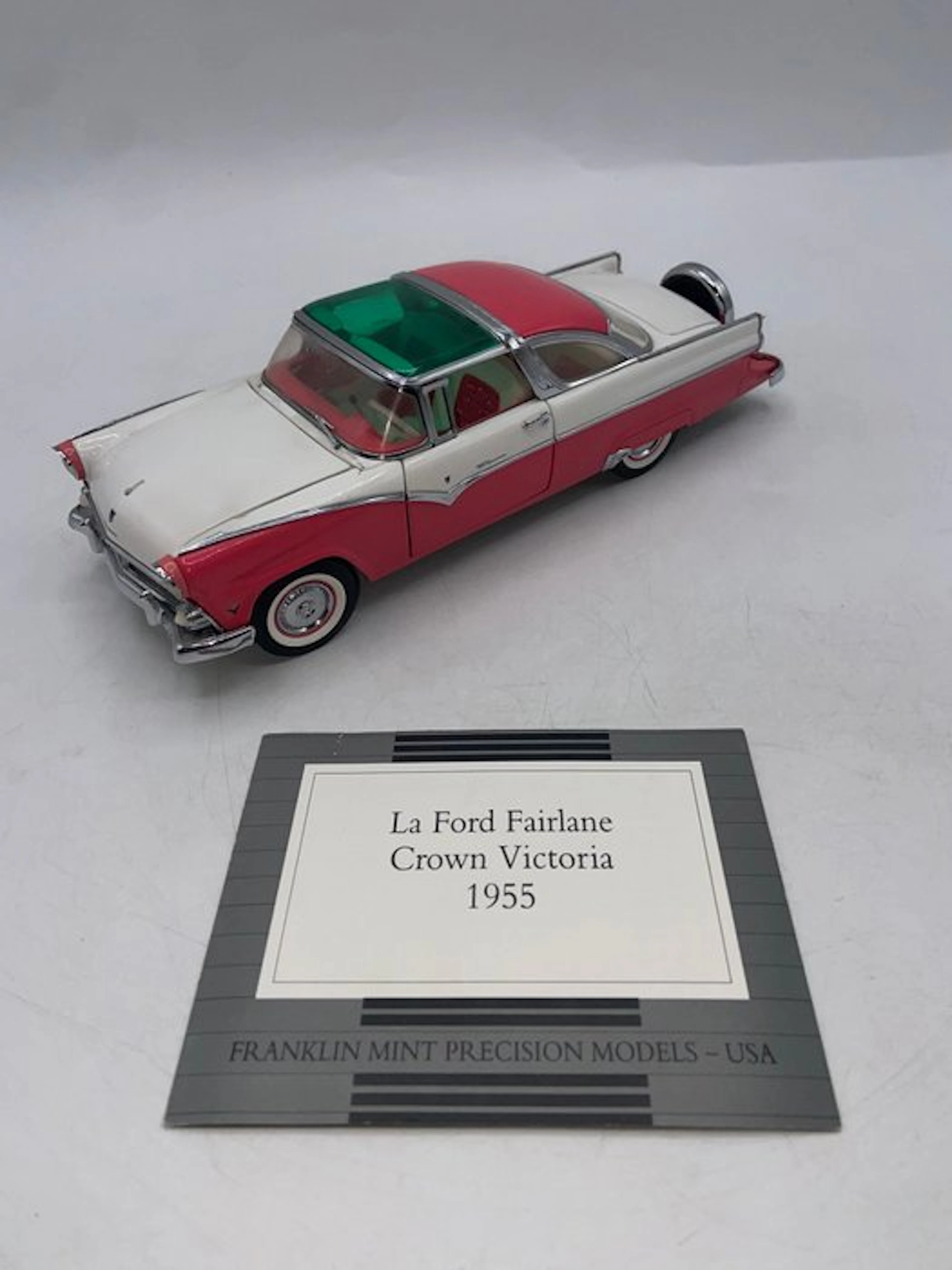 Franklin Mint 1:24 - Model car - 1955 Ford Fairlane Crown Victoria