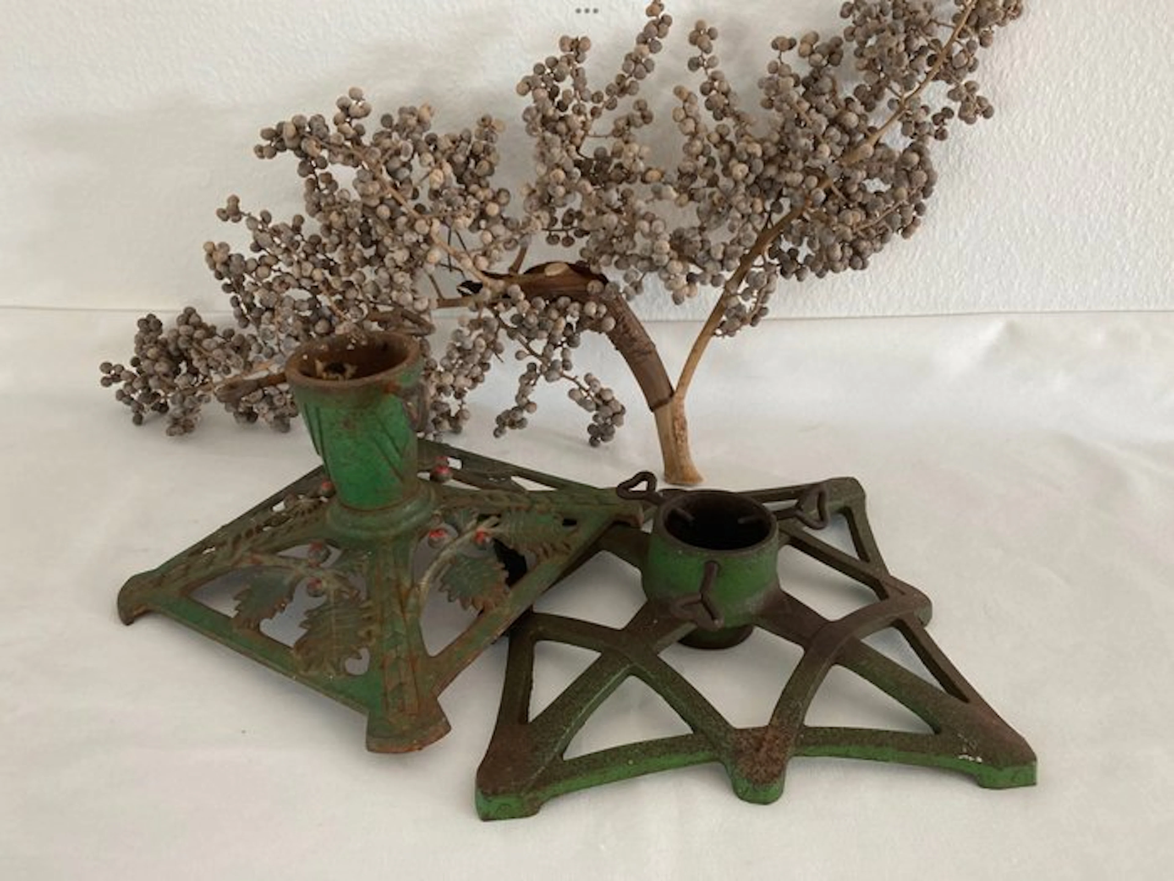 Stand (2) - Cast iron - Christmas tree stand