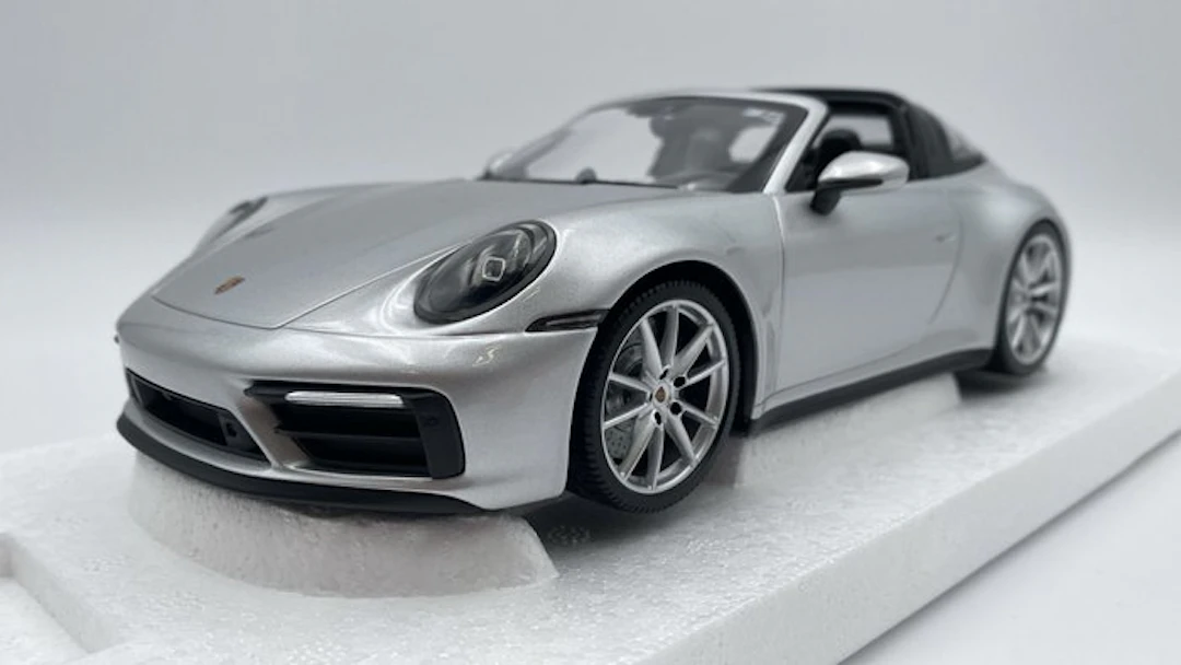 MiniChamps 1:18 - Model car - Porsche 911 Targa 4 GTS - (cod.S20)
