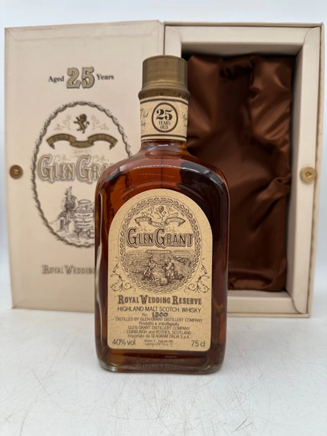 Glen Grant 25 years old Royal Wedding Reserve - b. 1981 - 75cl