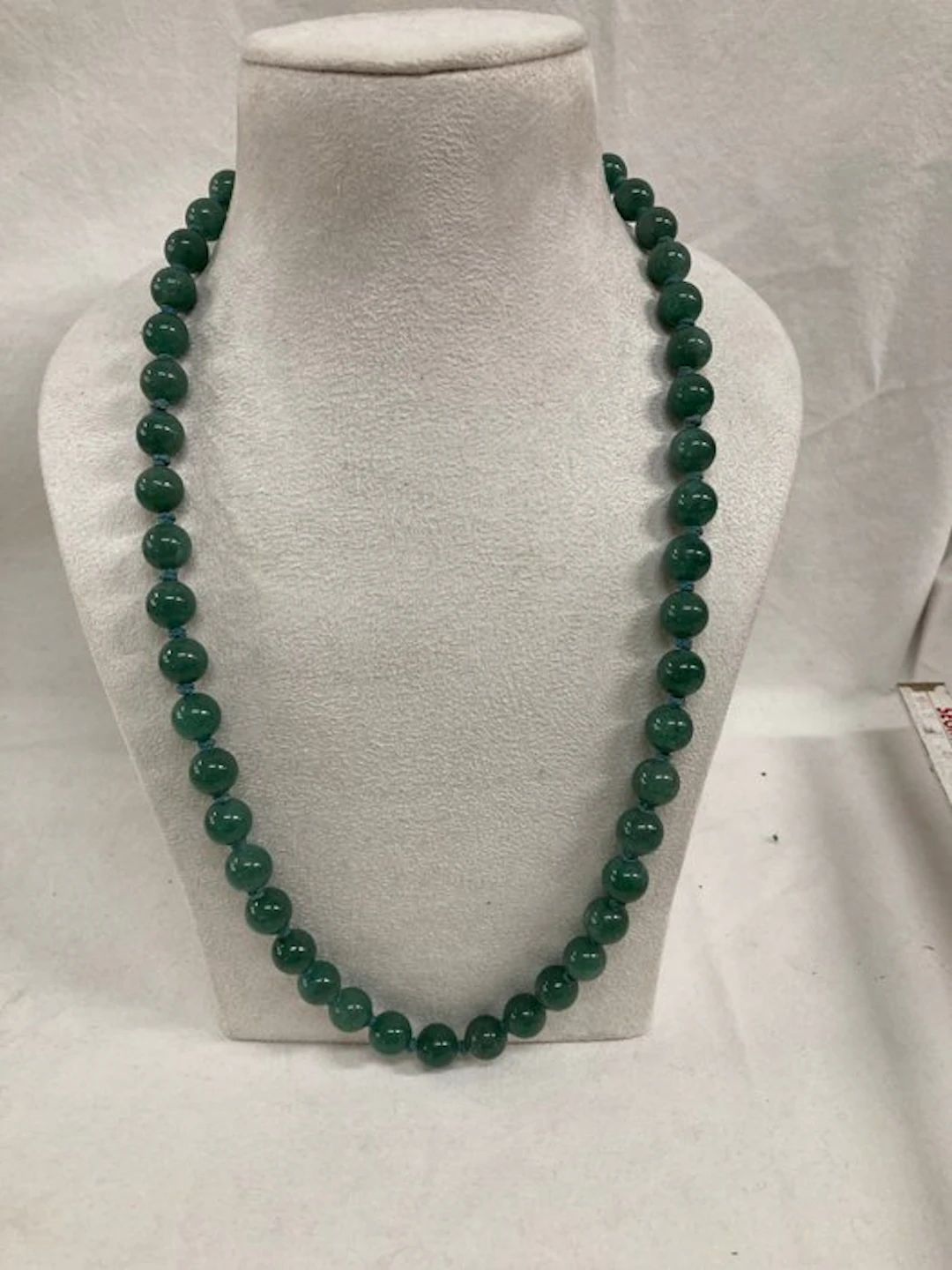 Very beautiful old knotted necklace made of jadeite beads
