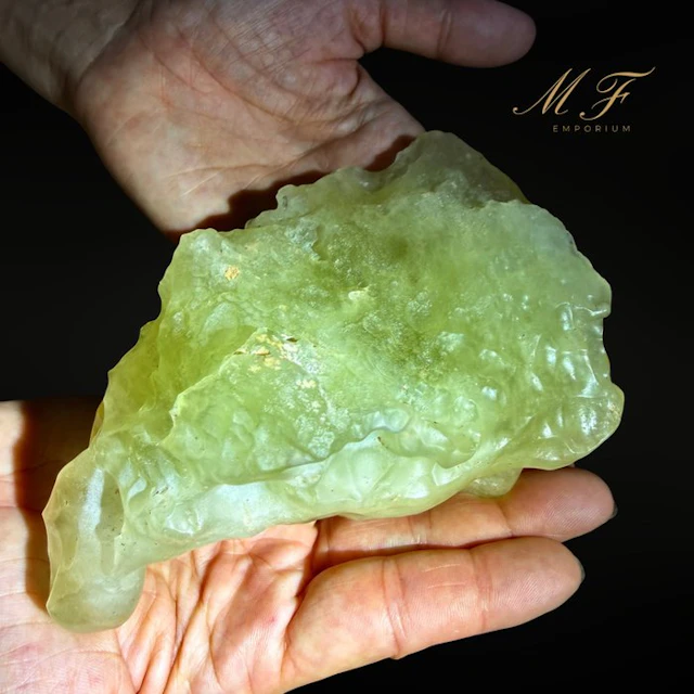 Libyan Desert Glass XXL – An exceptional specimen of...