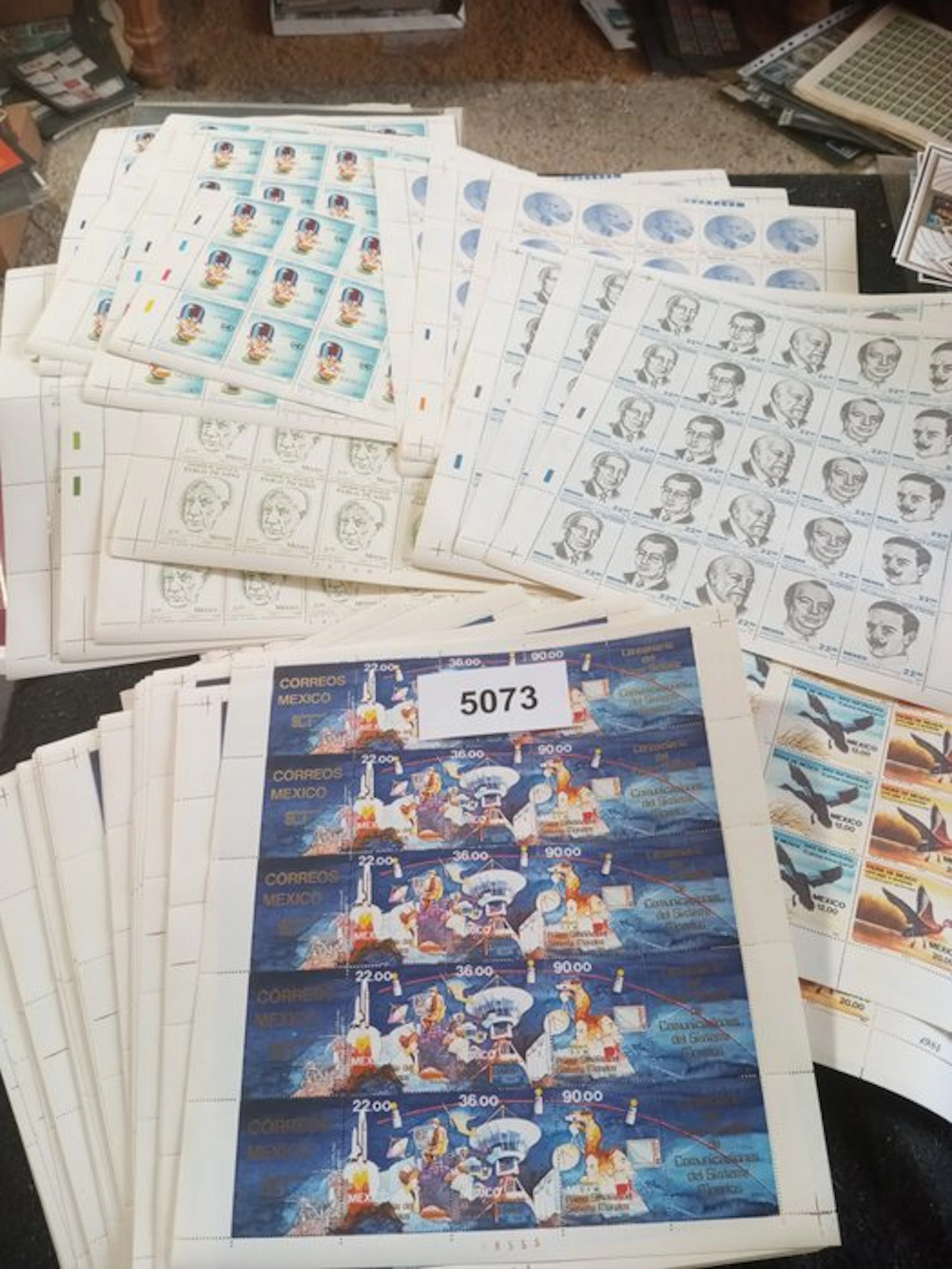Mexico 1981/1985 - A large batch of motifs in sheets/field panels