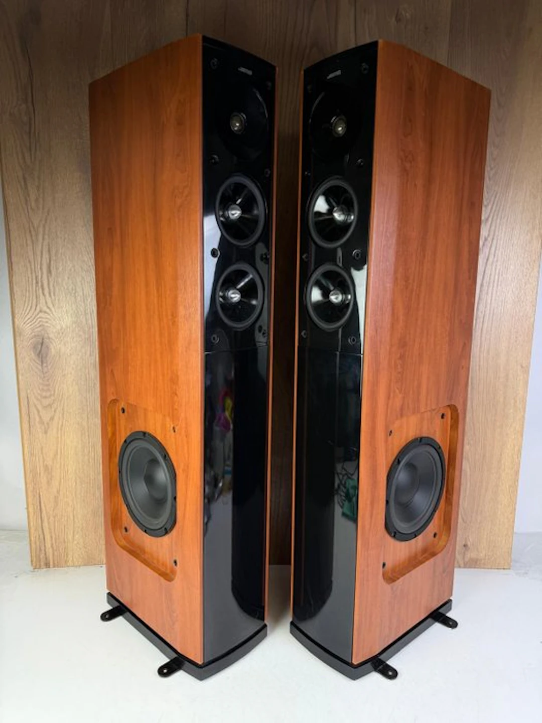Jamo - S606 - Matching Pair Speaker set
