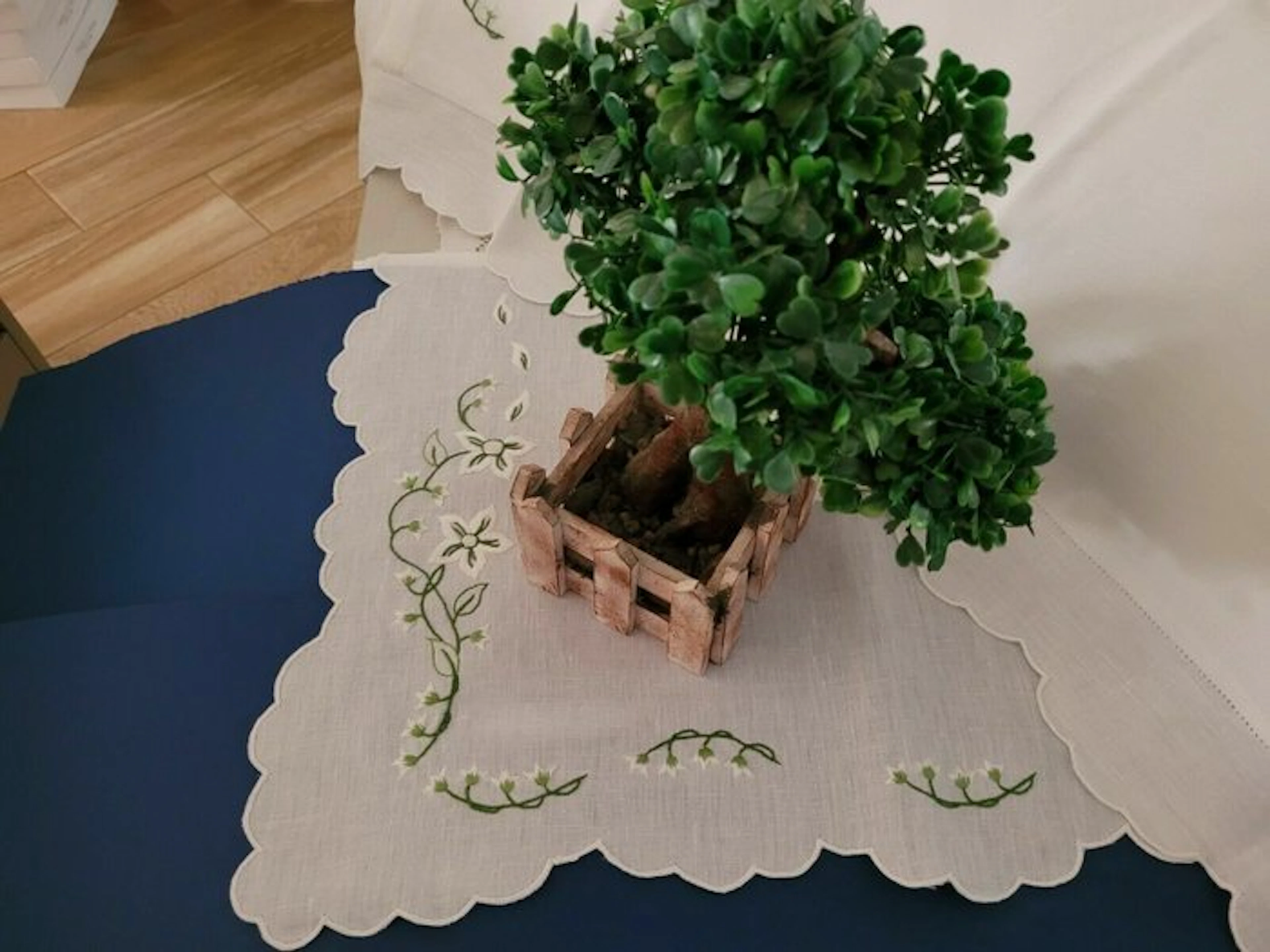 Pregiato Lenzuolo in puro lino ricamato a mano ricamo...