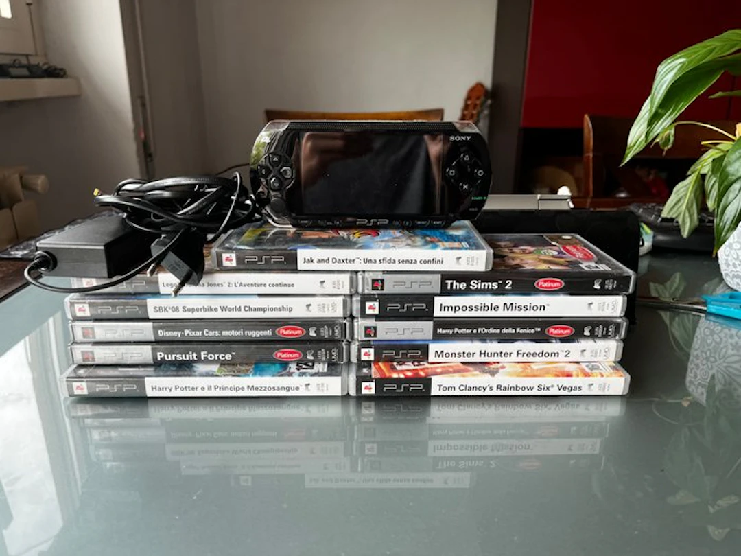 Sony - Playstation Portable (PSP) - Sony PSP con giochi...