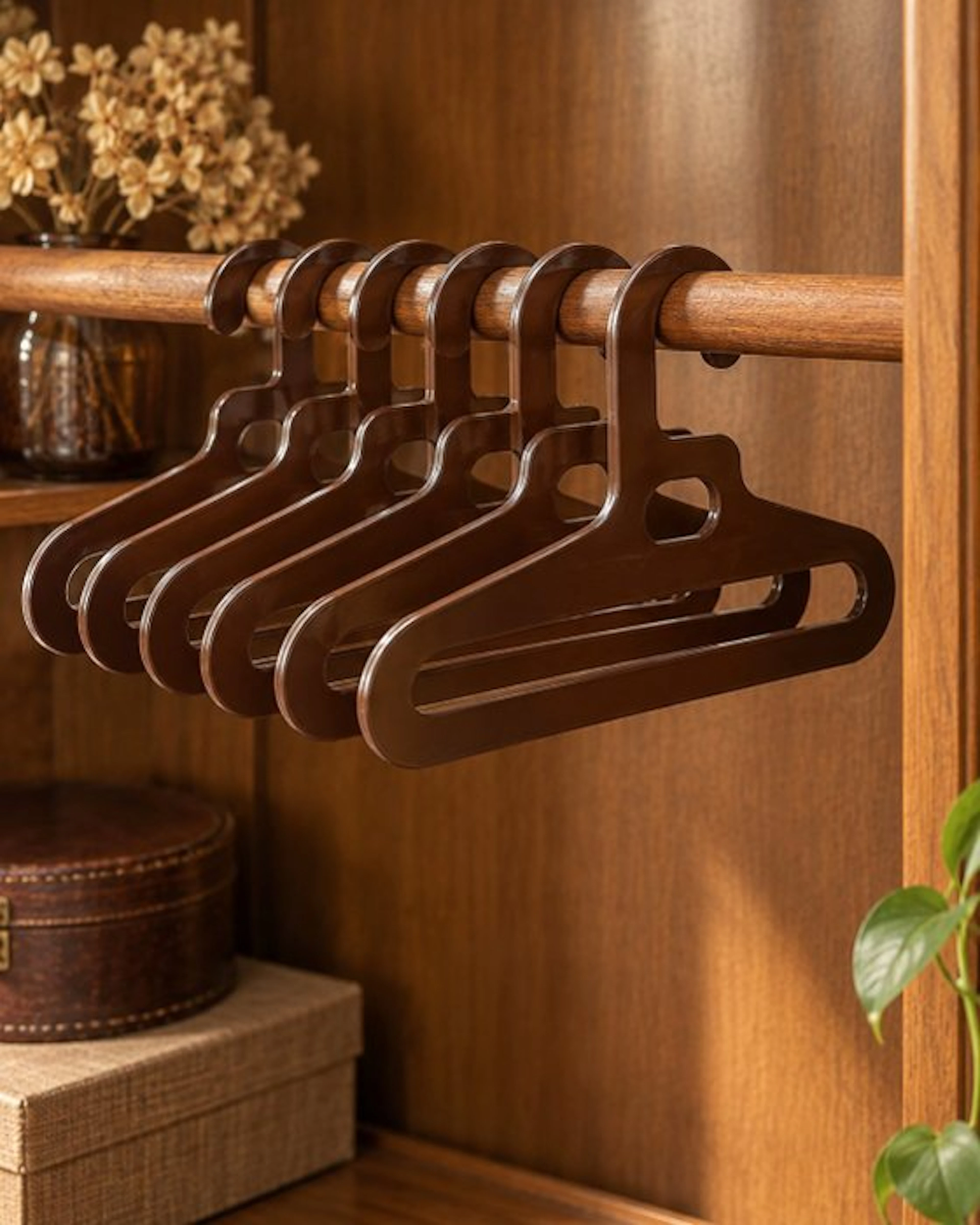 Flair - Ingo Maurer - Dressboy (6) - Cintre - Plastic - clothes hangers