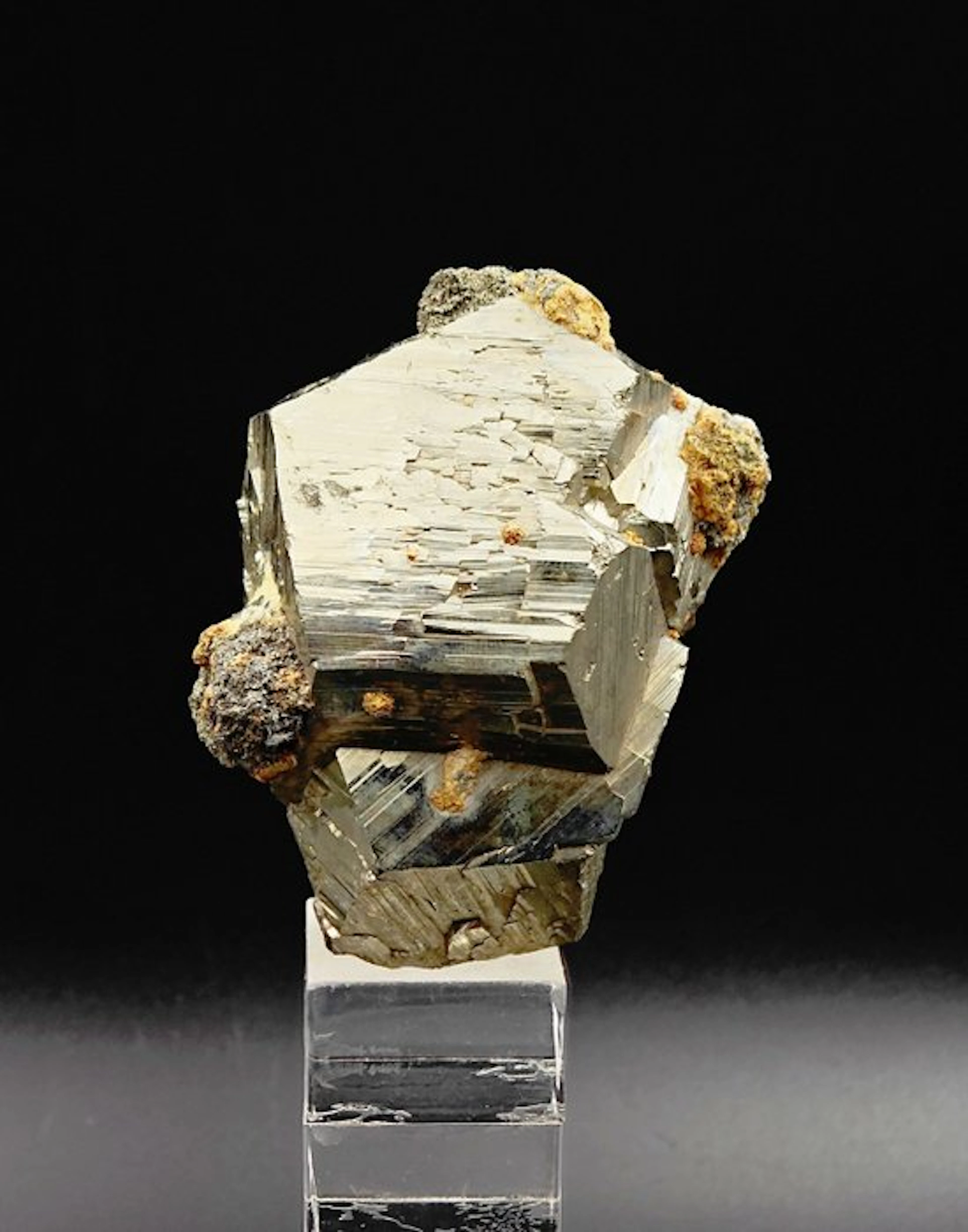 Gilded pyrite aesthetic with sphalerite