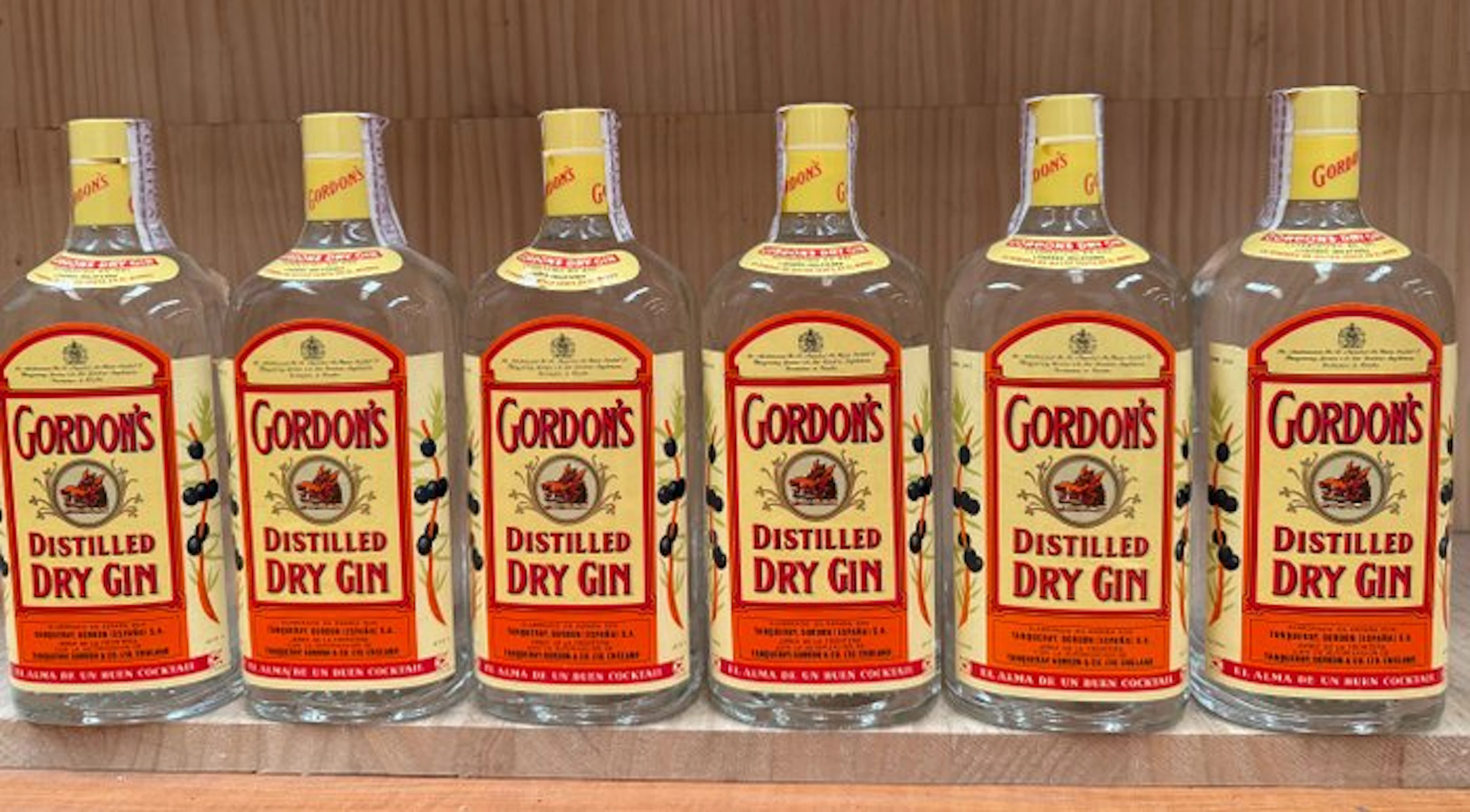 Gordon's - Distilled Dry Gin - b. 1970s - 1.0 Litre - 6 bottles