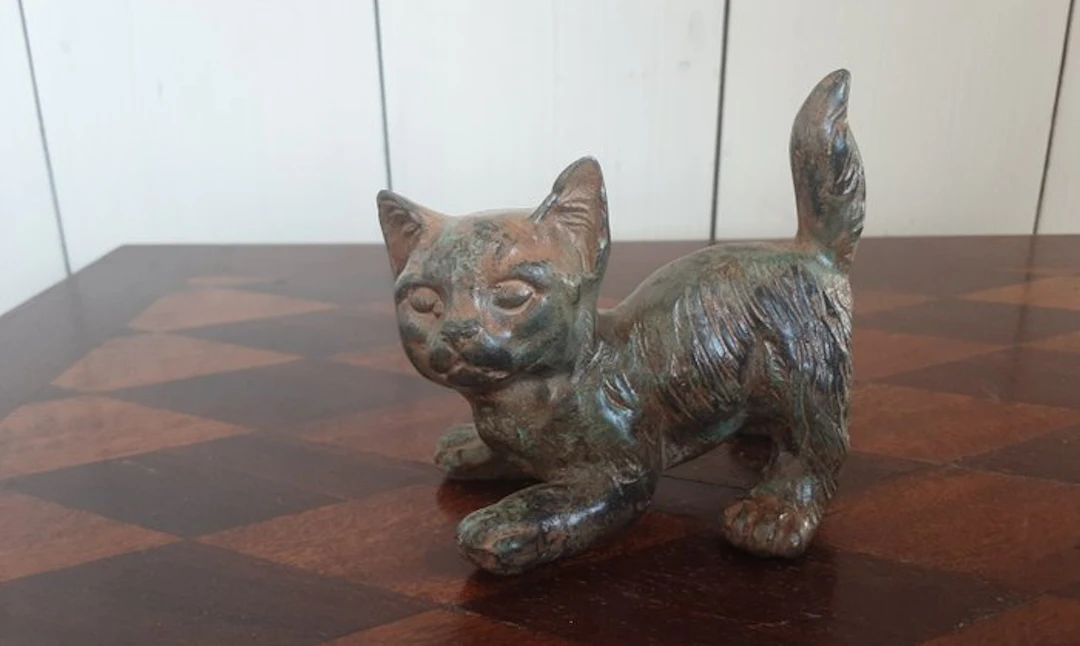 P. Chenet Foundry - Statue, Kat - 8 cm - Bronze