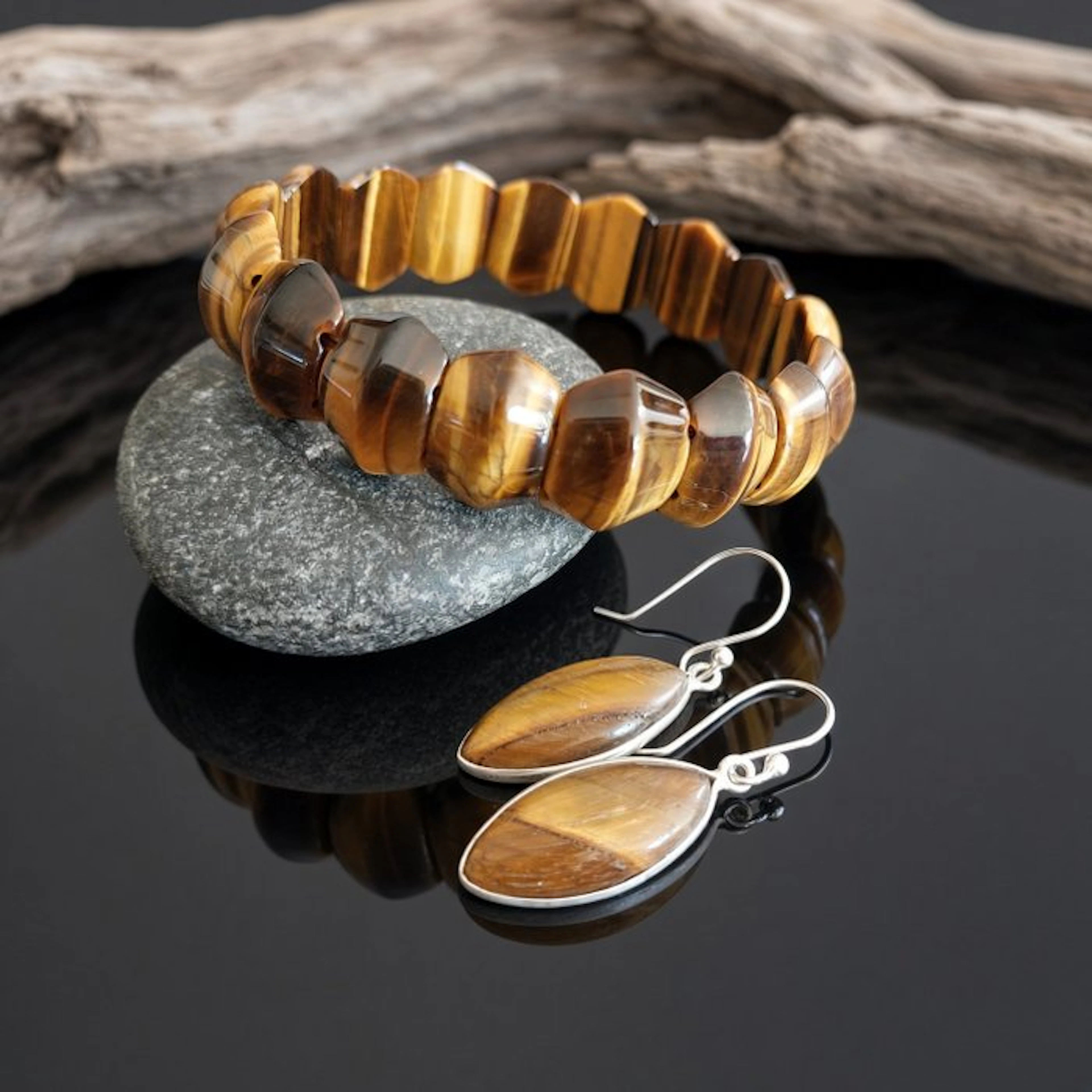 Tiger's Eye. A high-quality, very bright set. Untreated natural stone.- 32 g