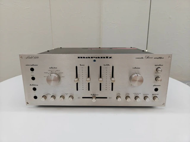 Marantz - Model 1120 Solid state integrated amplifier