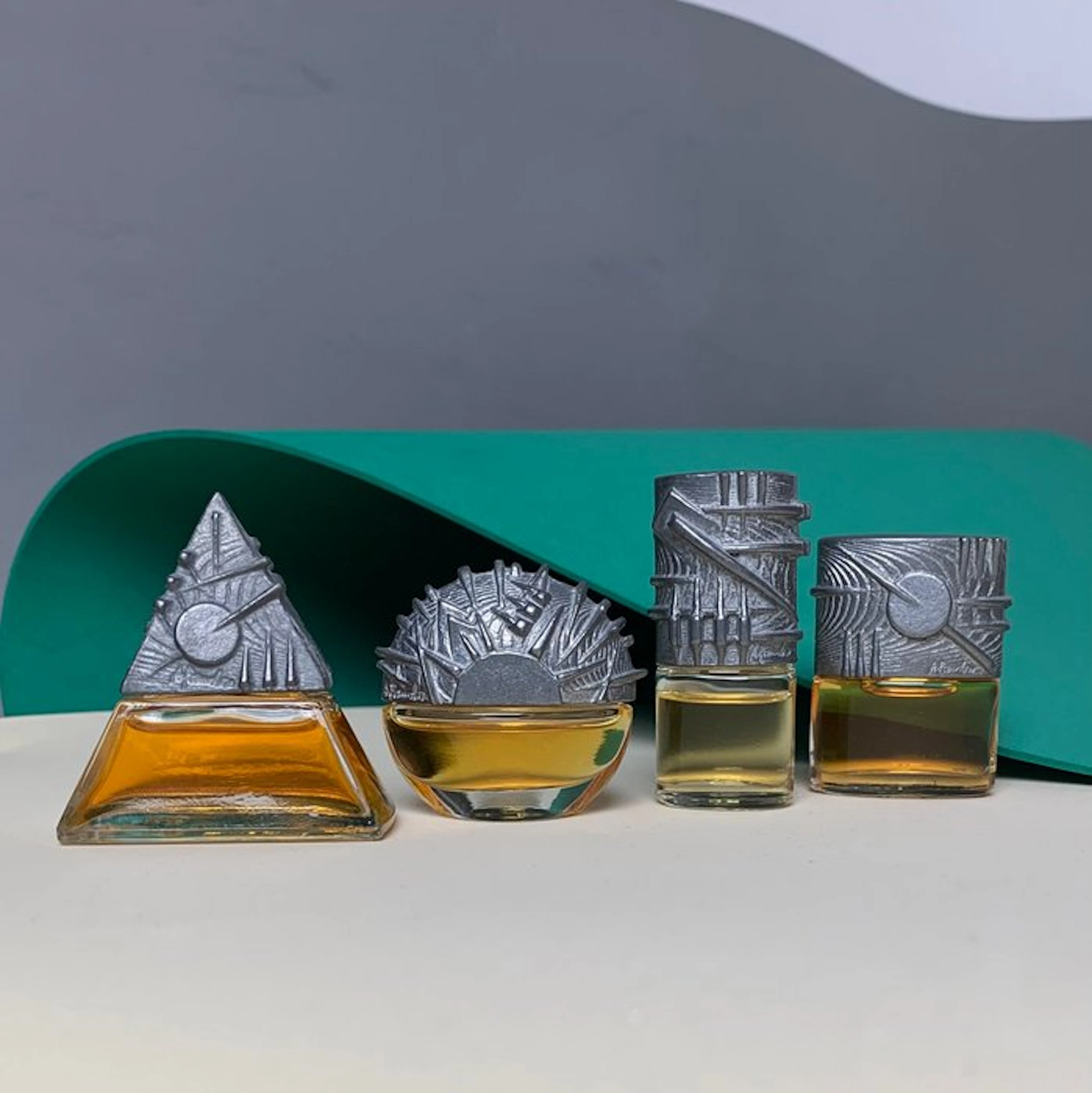 Arnaldo Pomodoro (1926) - Sculpture, Profumi - 5 cm - Metal