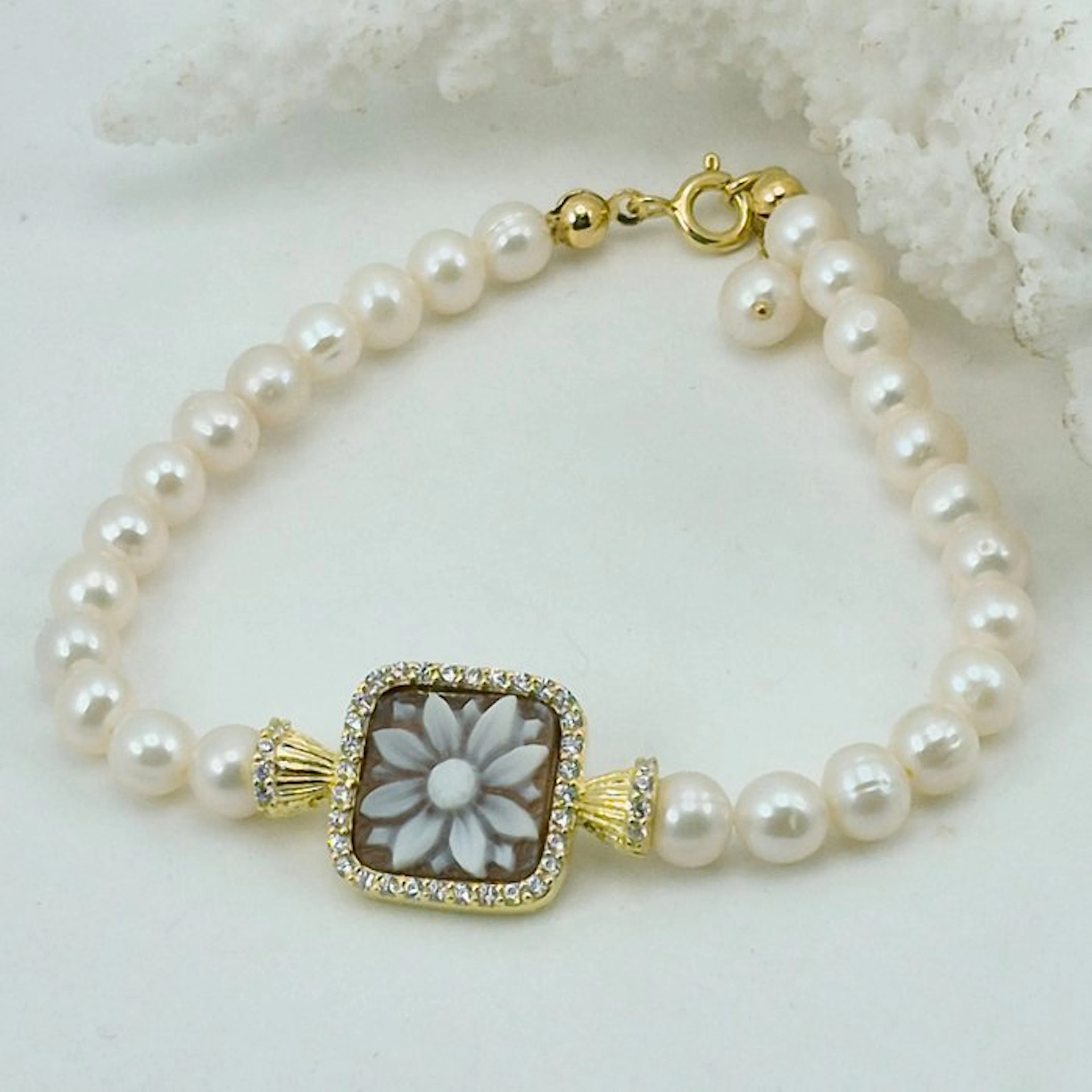 Silver, Gold-plated, No Reserve - Bracelet - Hand-engraved cameo