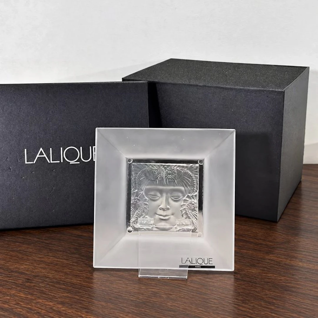 Lalique - Plate - Masque de femme - Crystal