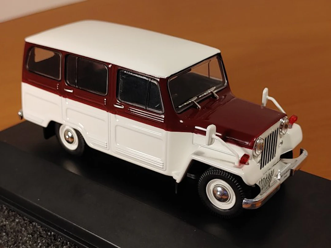 FIRST:43 Models 1:43 - Model station wagon - Mitsubishi Jeep J30 1961