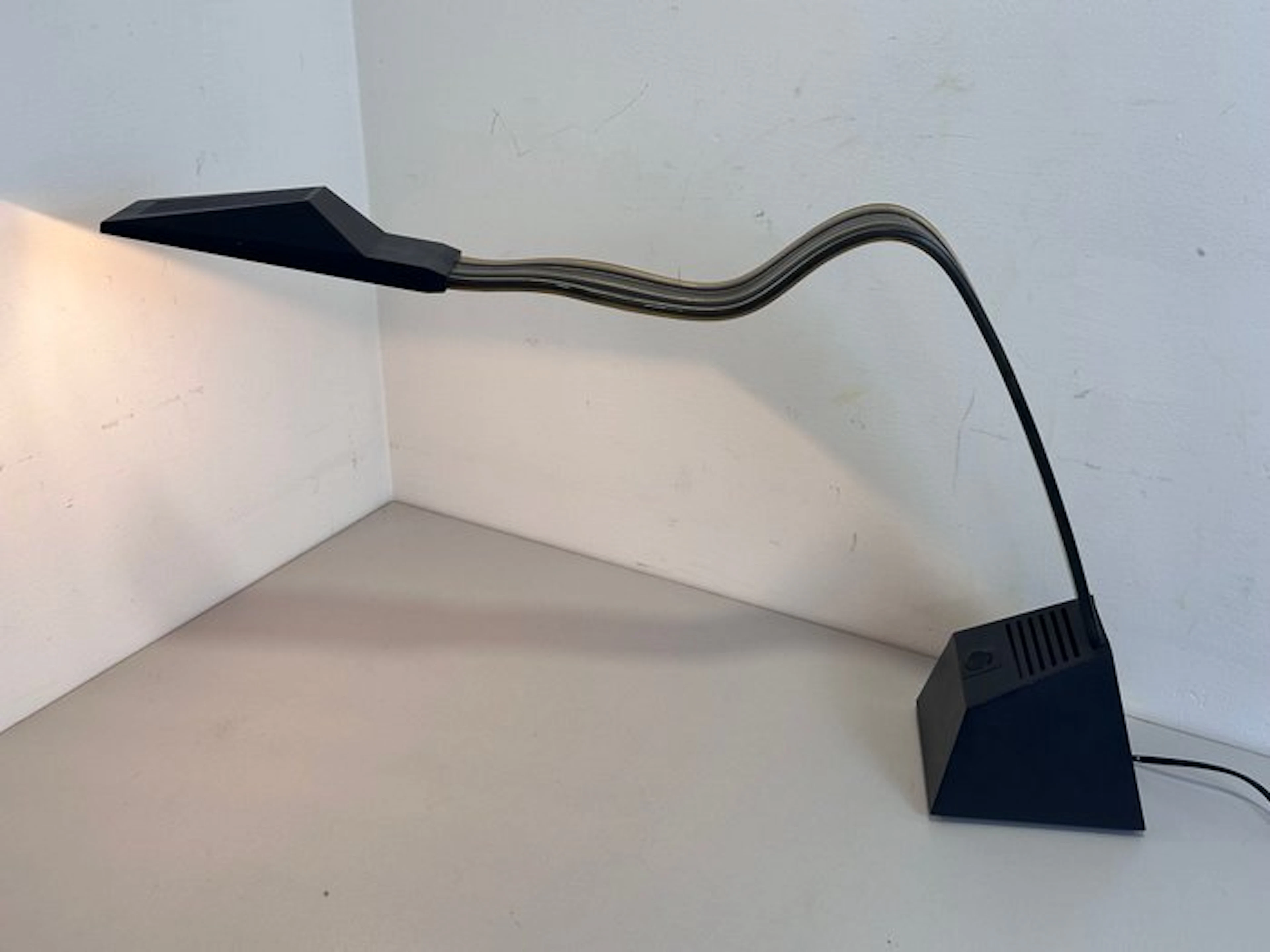 Stilnovo - Alberto Fraser - NASTRO - Table lamp - Metal, Plastic