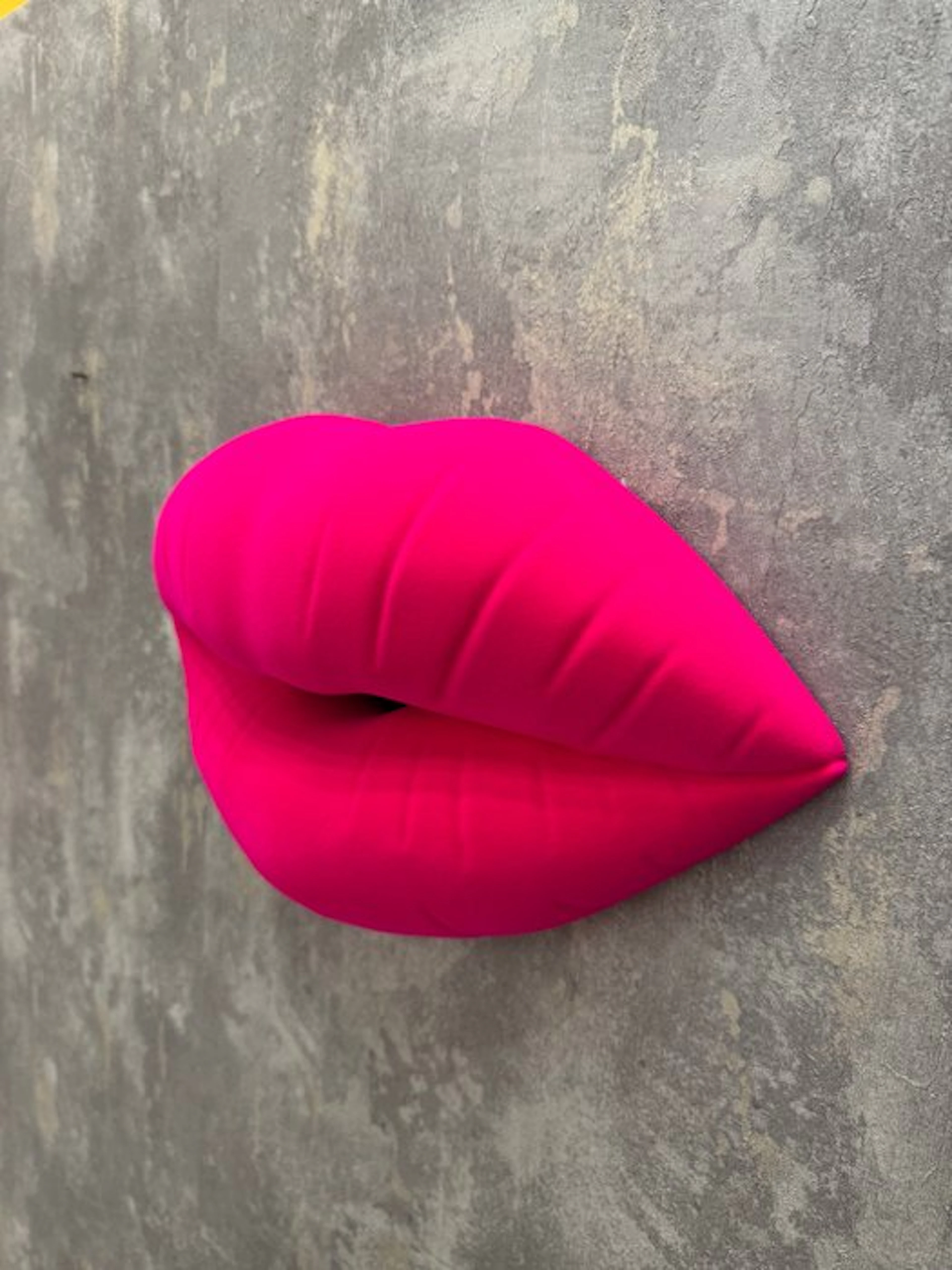 KIRAS - BOCCA "VELVET KISS" Versione FUCSIA VELLUTO grande 37CM