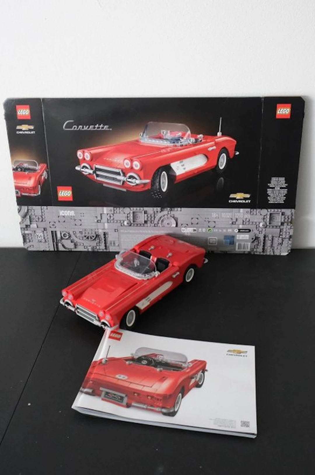 LEGO Set - 10321 - Creator - Corvette - Used - 99% Complete - Retired
