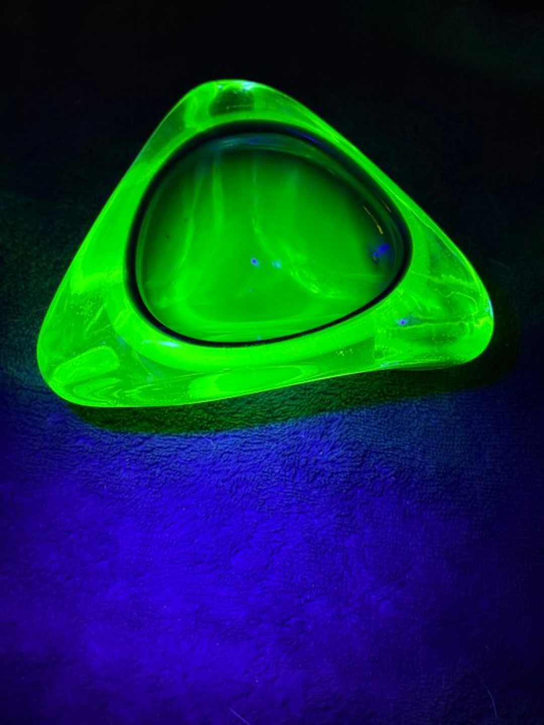 Dish - Uranium glass - Art Deco bowl Bohemia
