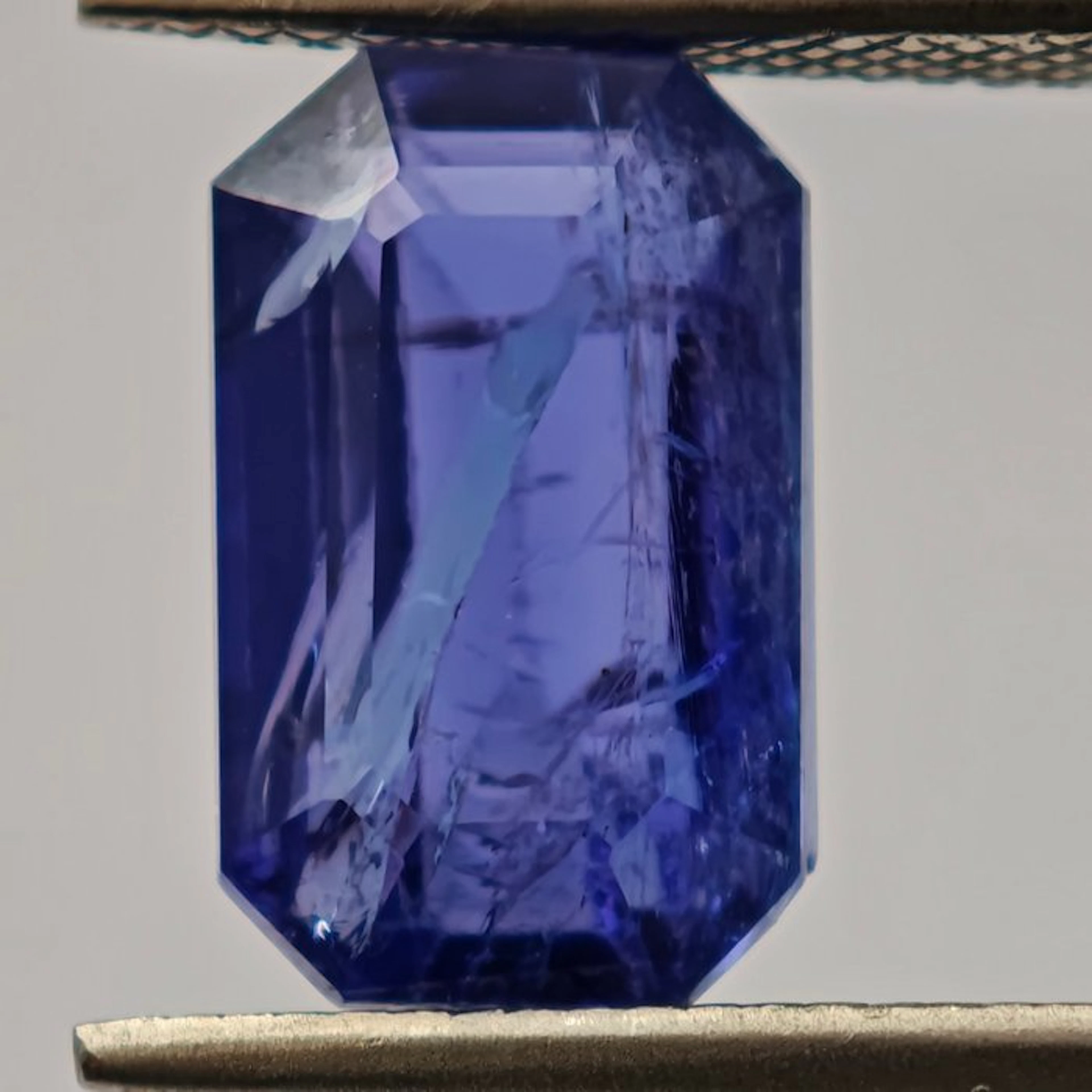 No reserve price Tanzanite - 3.25 ct - Antwerp Laboratory...