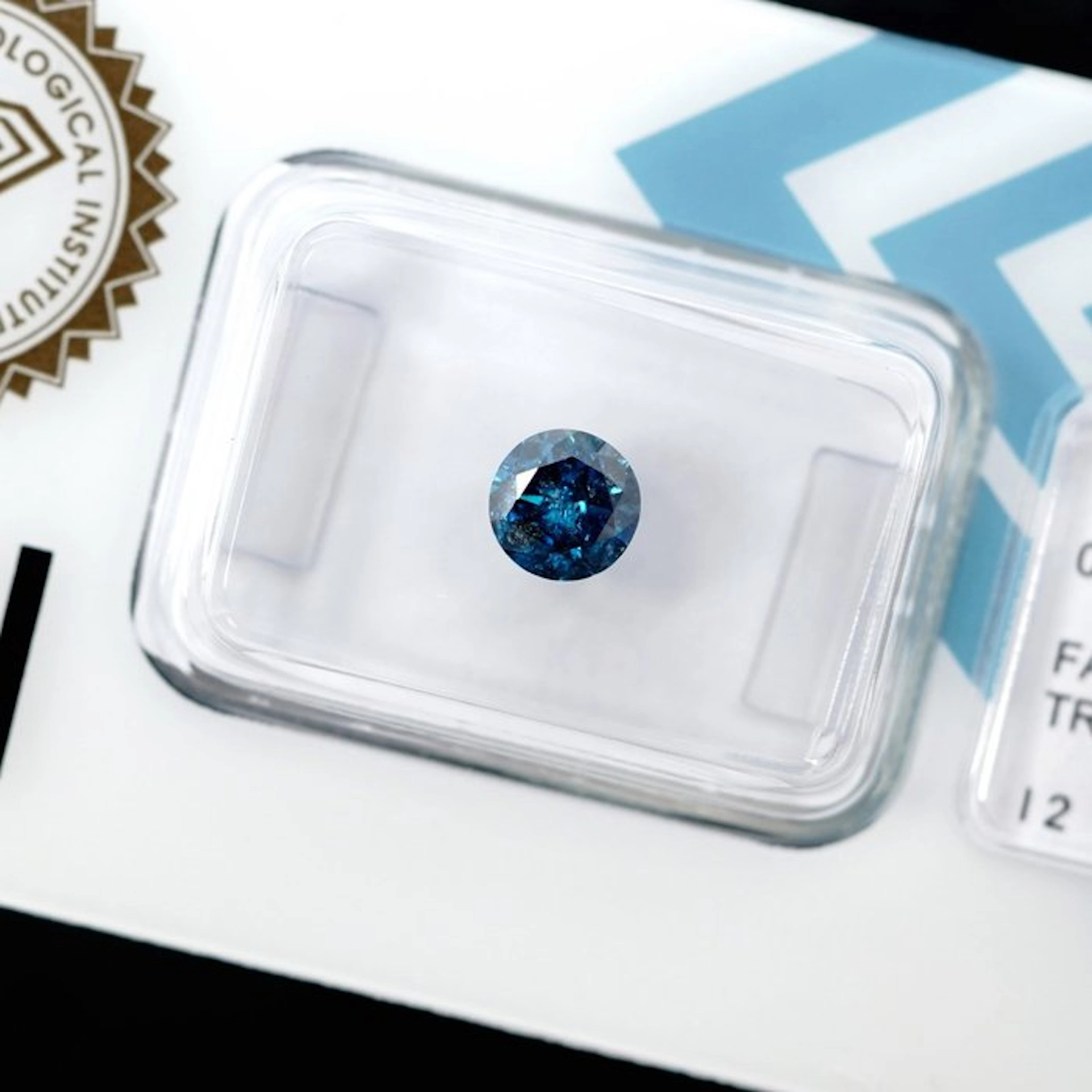 1 pcs Diamond (Colour-treated) - 0.74 ct - Round - Fancy...