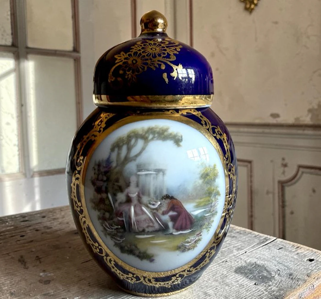 Limoges - Rehaussé Main - Vase - Porcelain