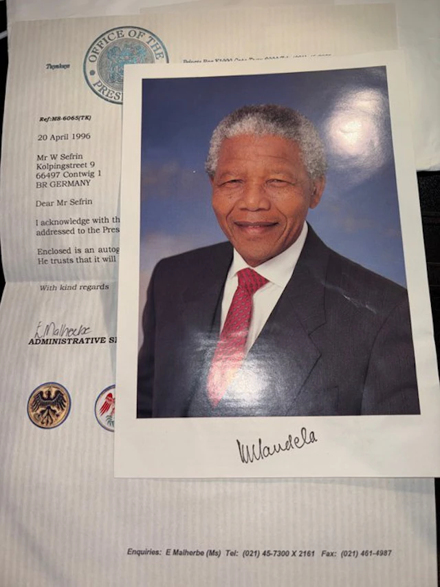 Nelson Mandela - Autograph