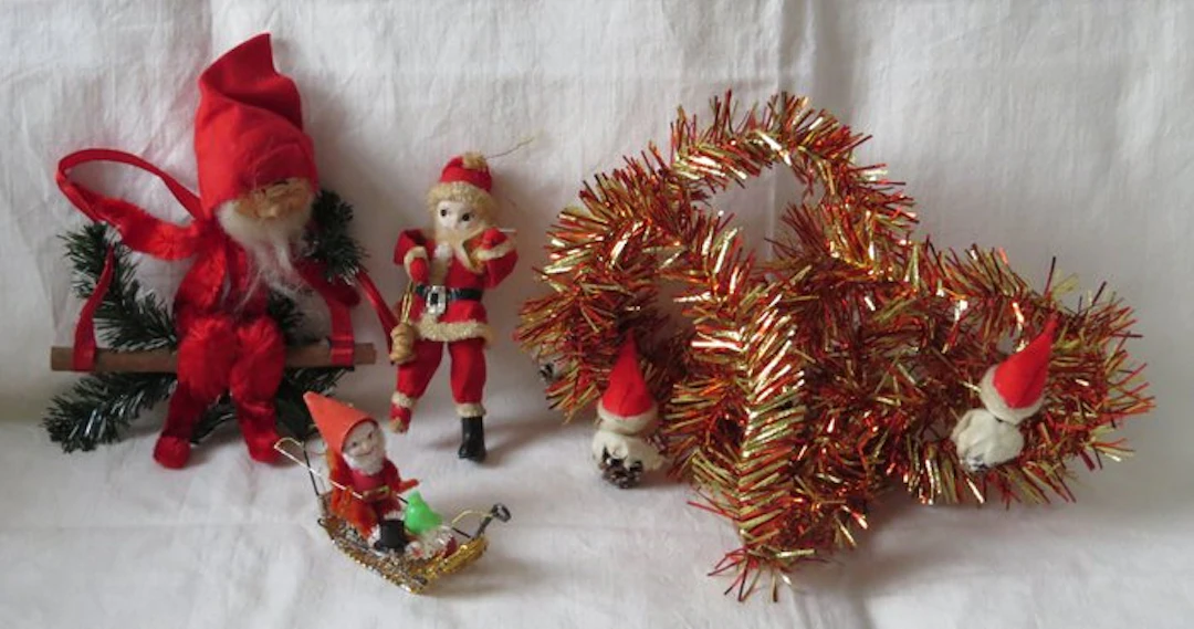 Christmas decoration (4) - Iron, Paper - Elder of Chenille Wire