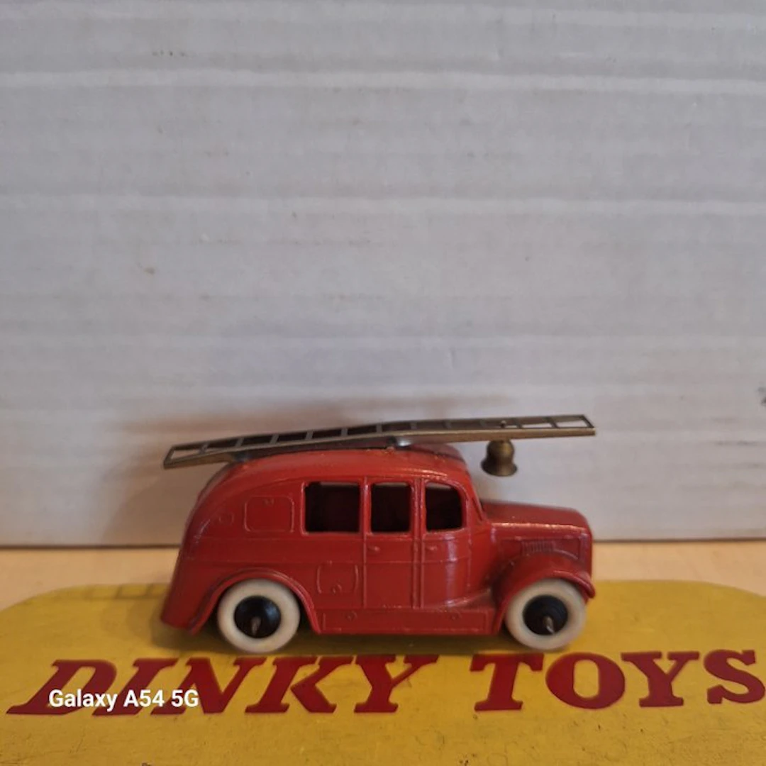 Dinky Toys 1:43 - Model car - Dinky Toys - Fire Engine