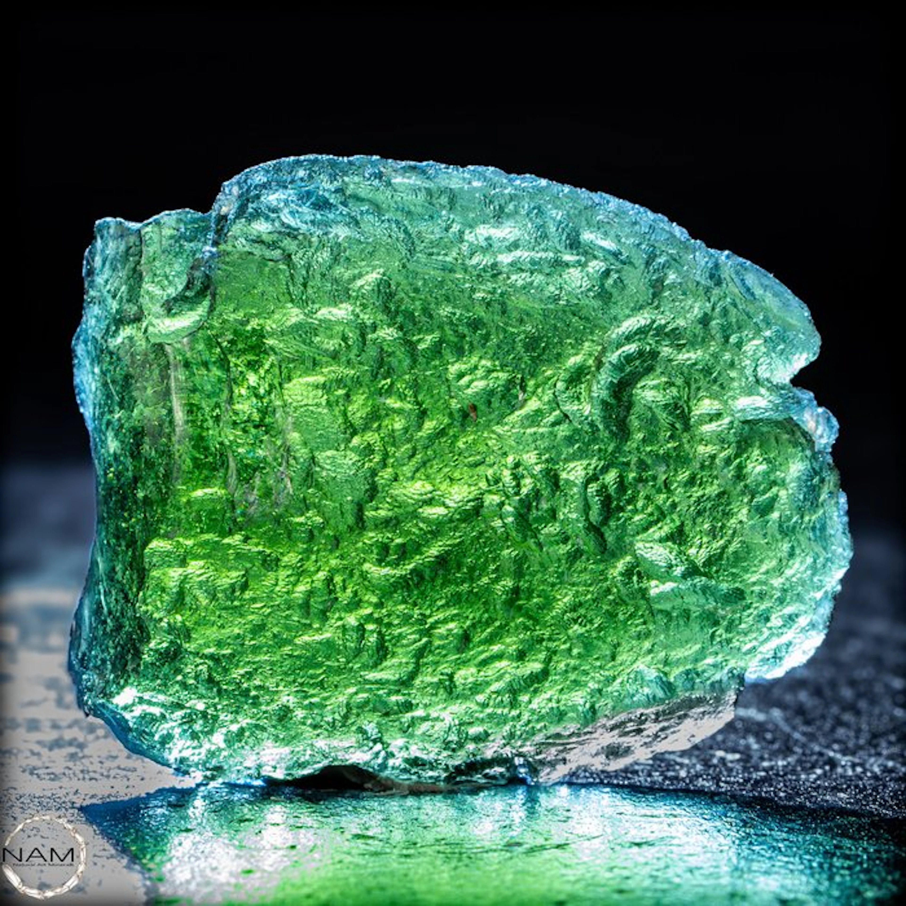Natural Moldavite - Exceptional rough piece with intense...