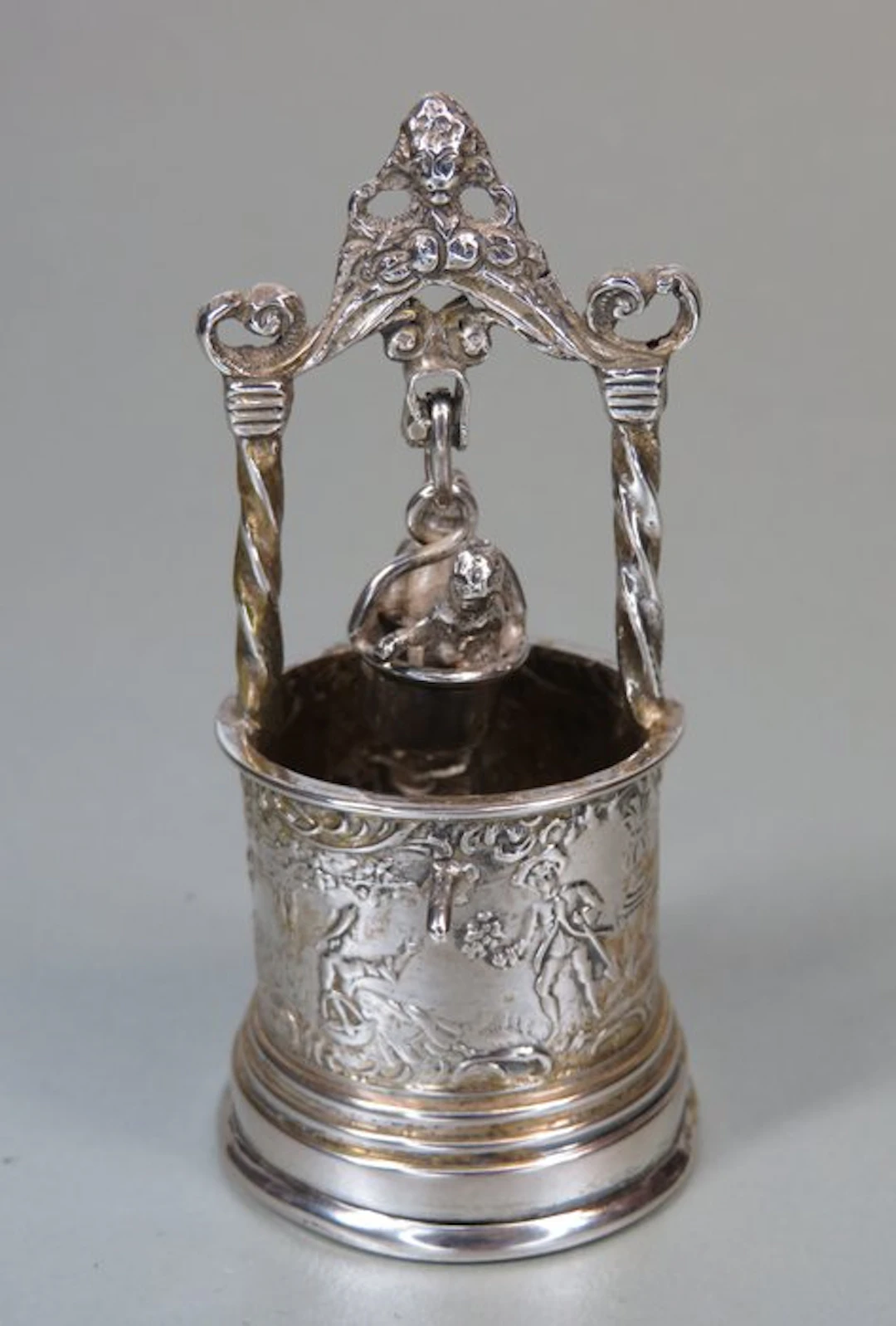 Ca 1900: Kindjes in een waterput (Simon Rosenau