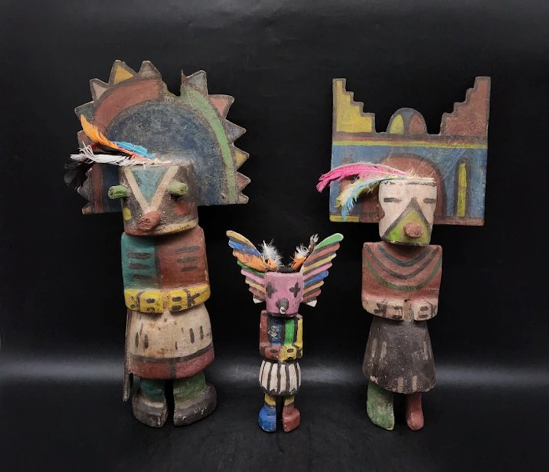 3 Poupées dans le style Kachina / Hopi - Sculpture...