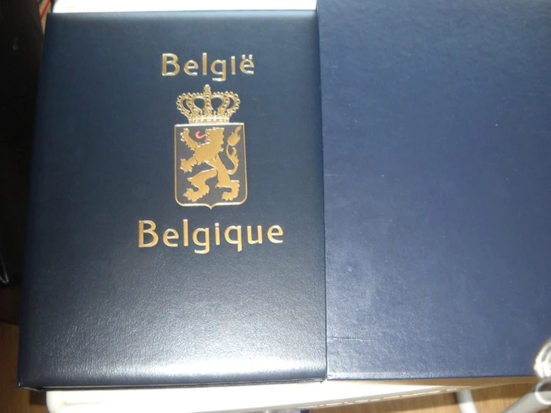 Belgium - Davo Luxe Quilted Album IV 1985 to 1994 & Annex***