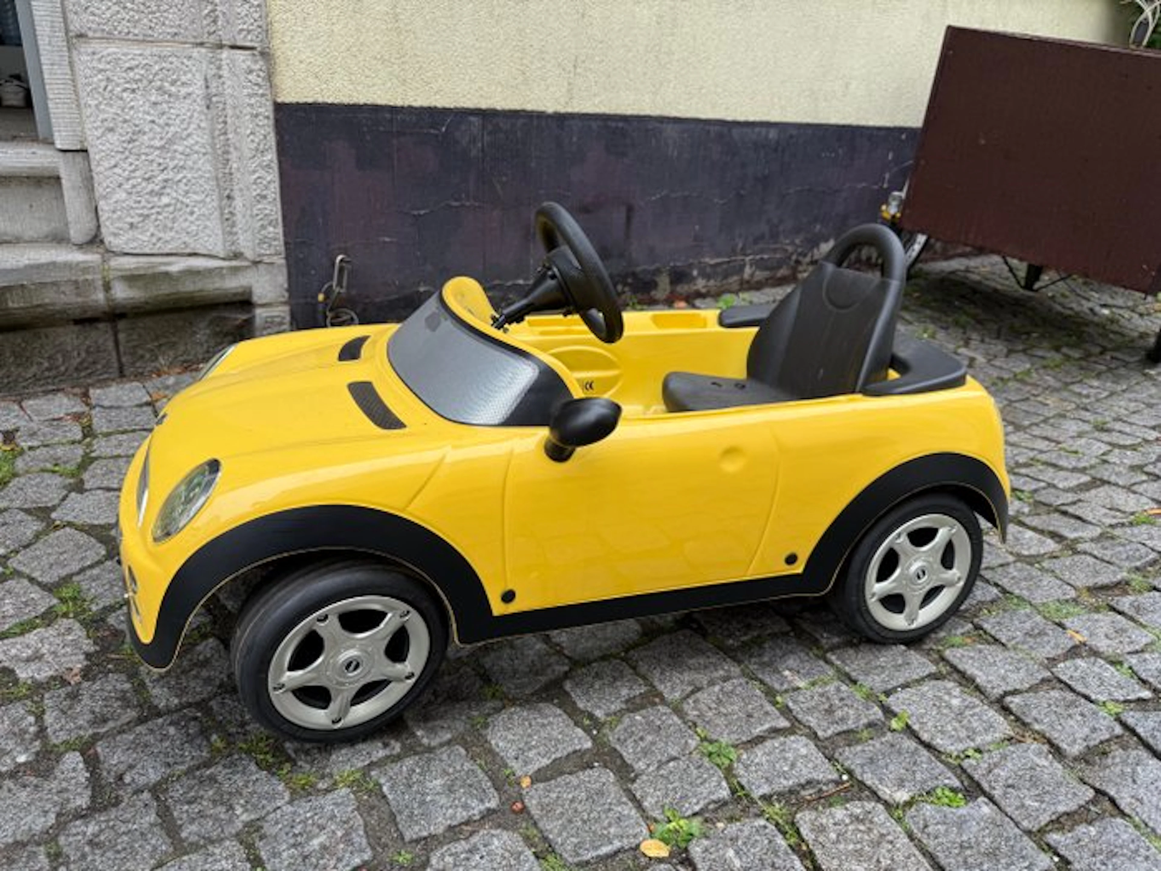Toy car - Mini - BMW Mini Cooper trapauto - 2004