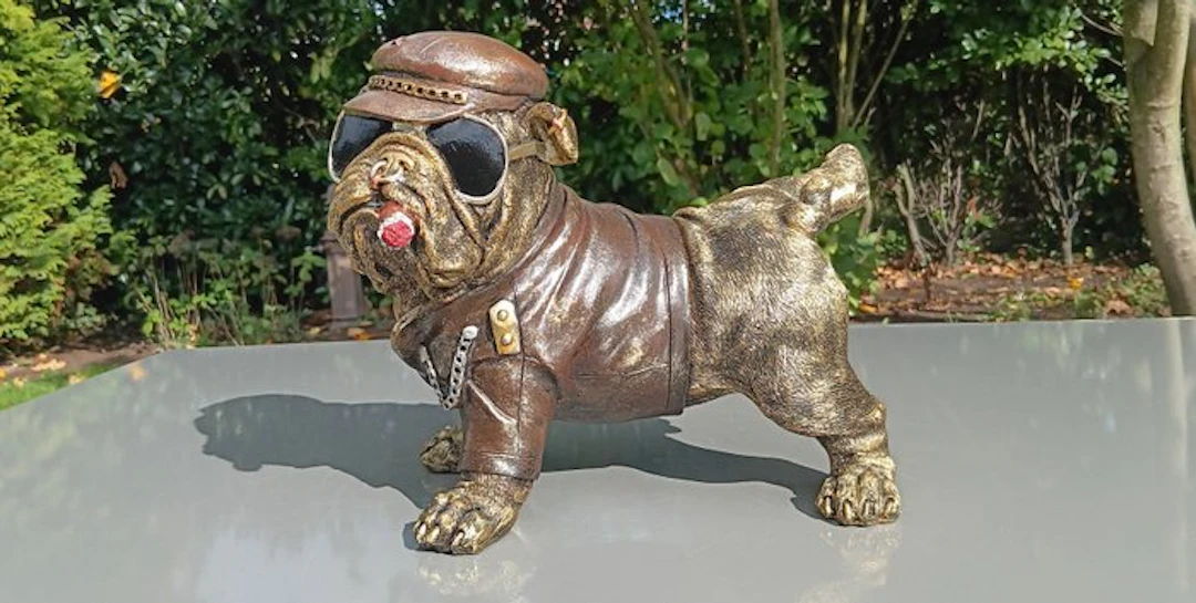 tilt zijn poot op - Statue, Bulldog in steampunk uitgevoerd - 23.5 cm - resin