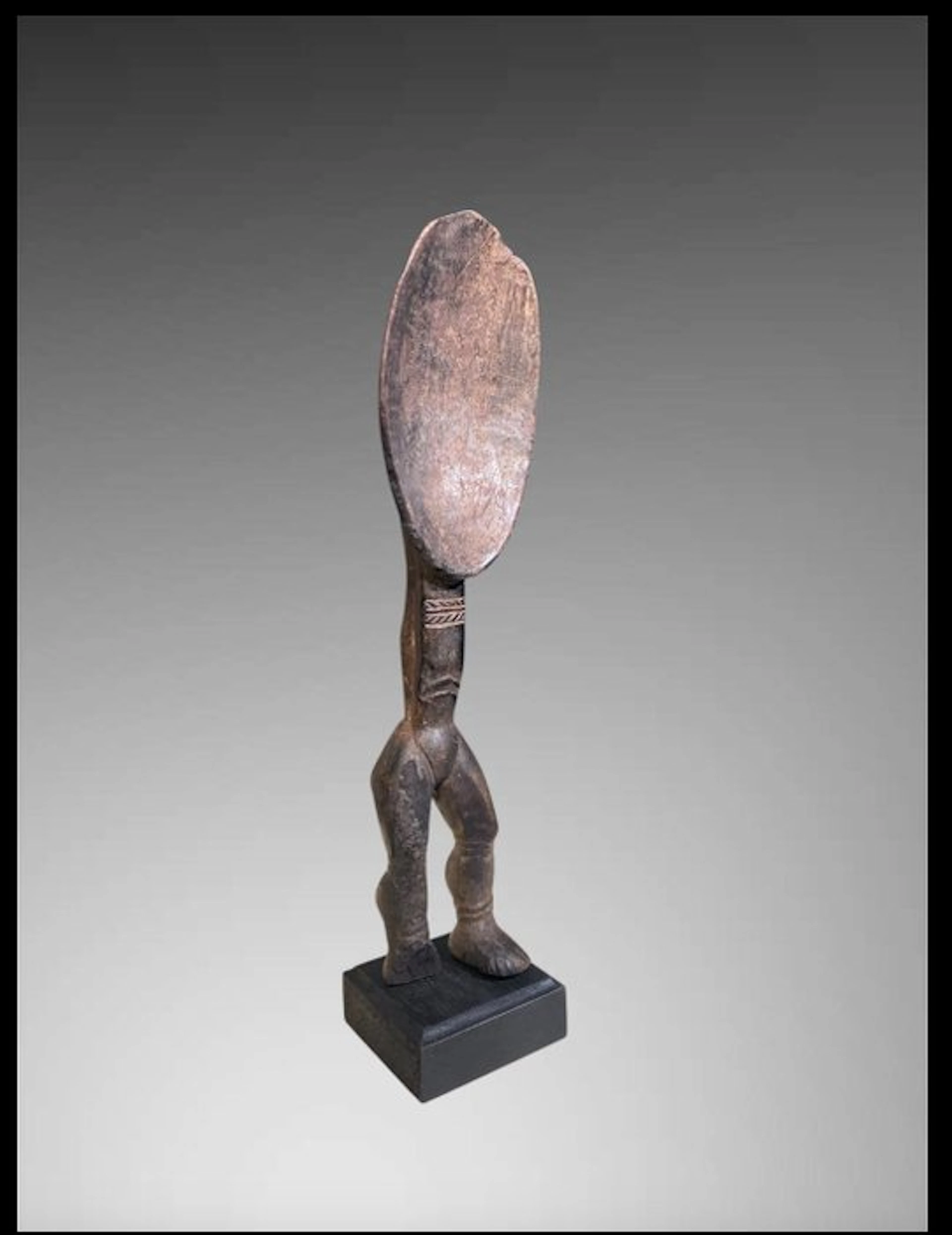 Magnificent spoon Dan - spoon on a pedestal Dan - Dan...