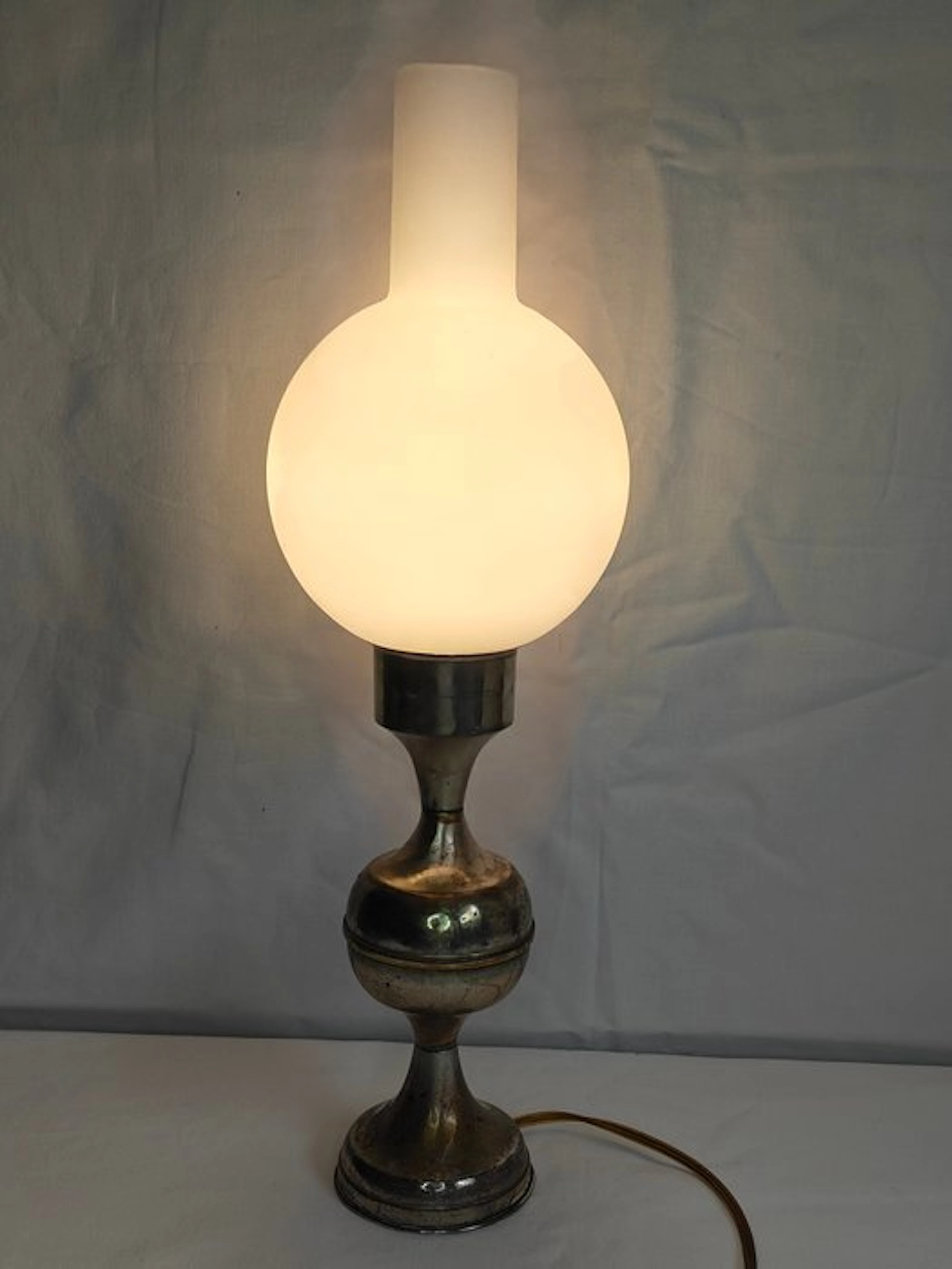Table lamp - Opaline glass, .800 silver
