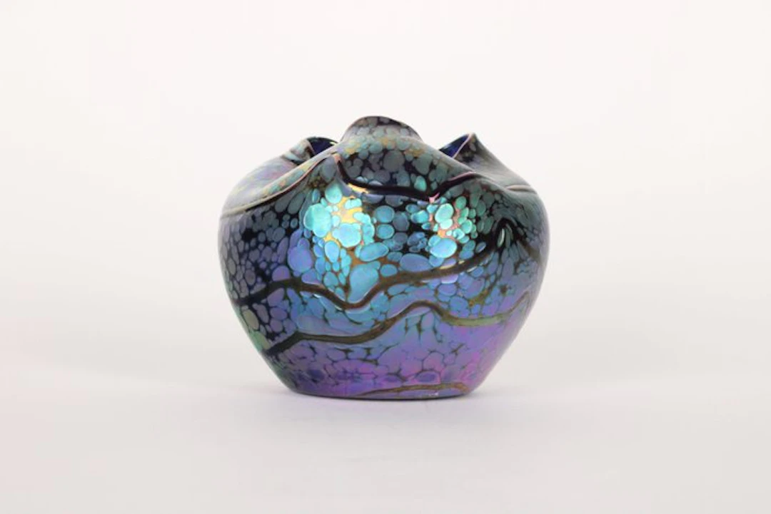 Lötz Witwe, Loetz - Vase - Cobalt Papillon - Iridescent glass