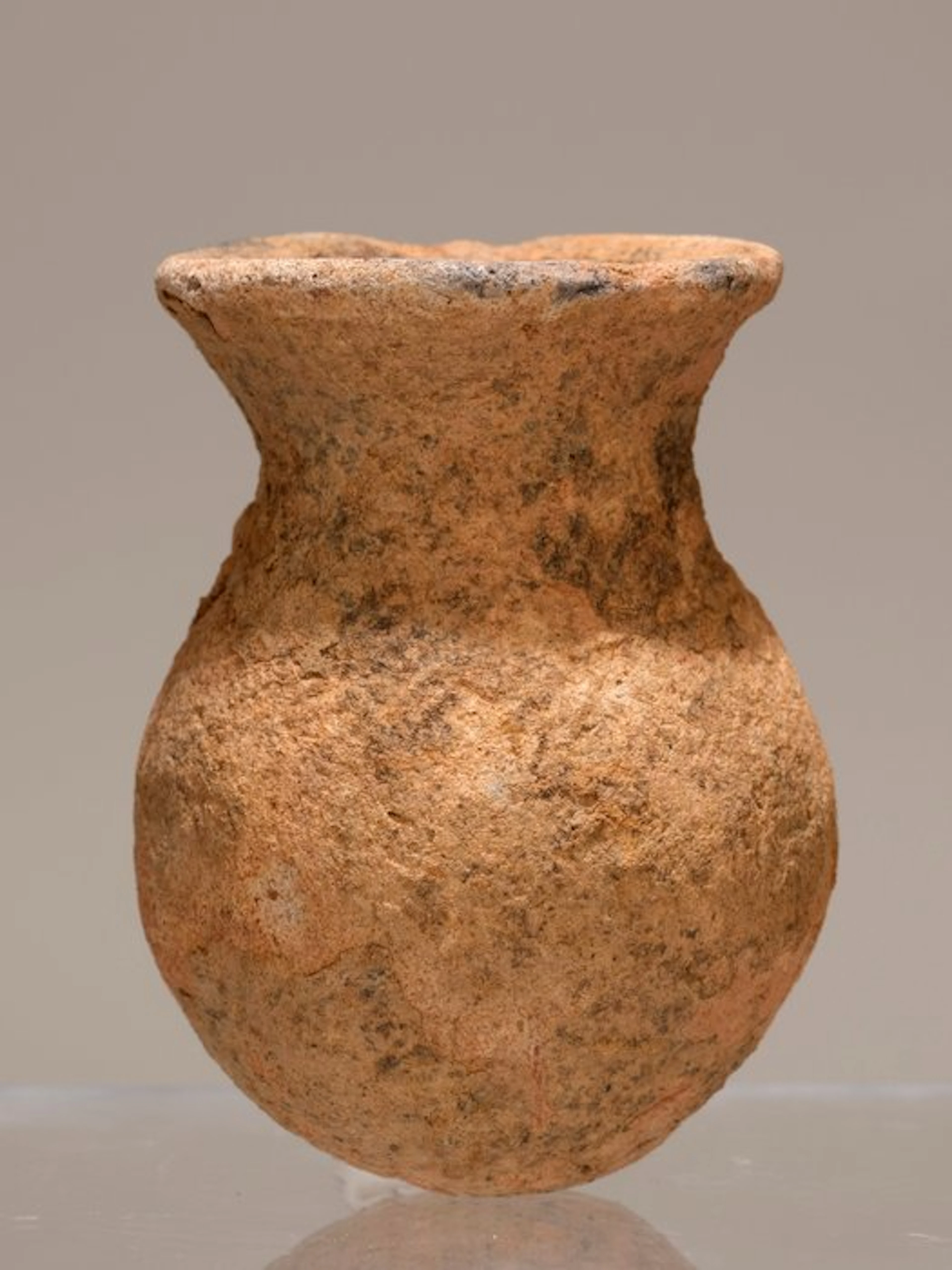 Small archaeological terracotta vessel – Bura culture /...