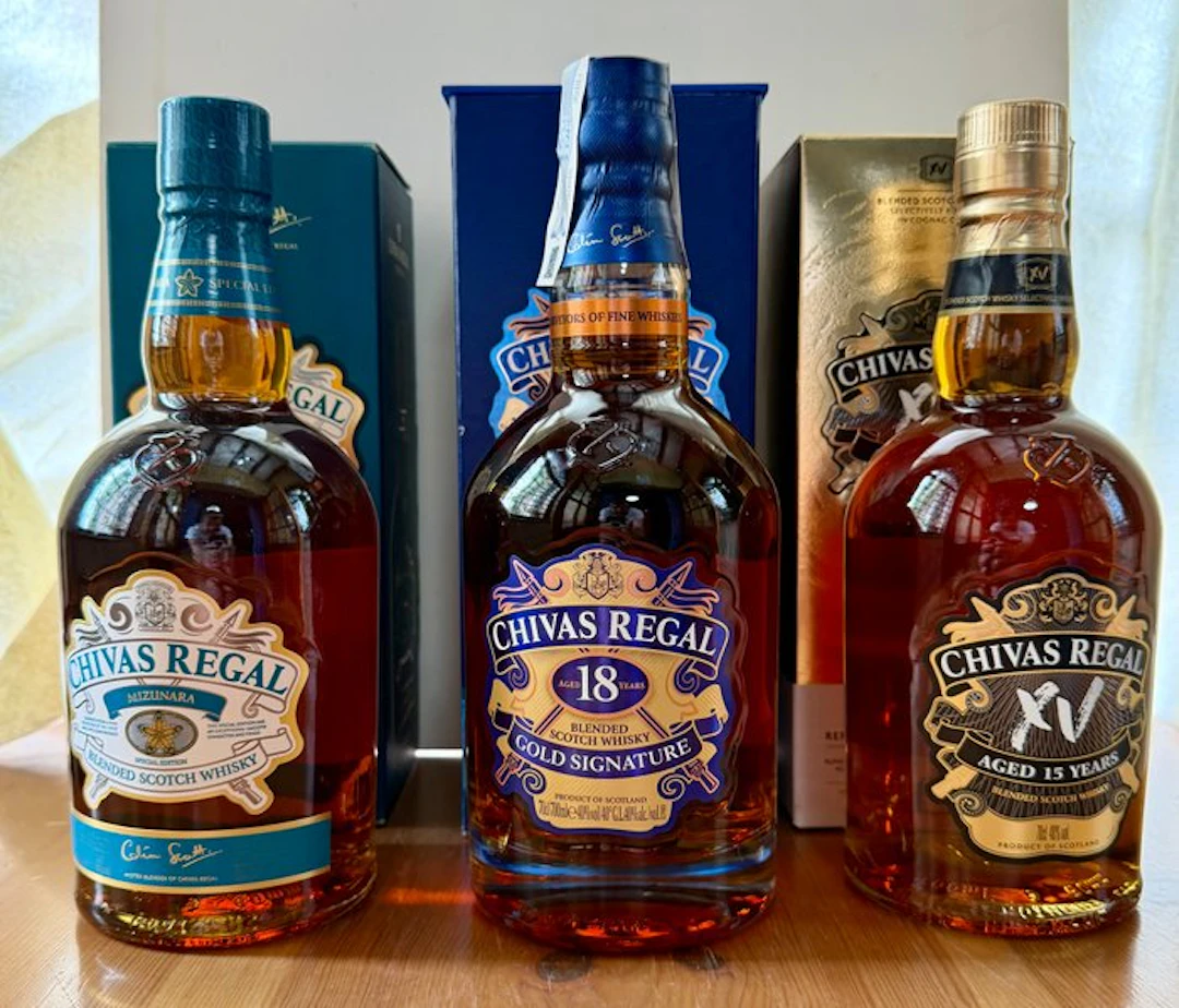 Chivas Regal Mizunara - 18yo Gold Signature - 15yo XV - 70cl - 3 bottles